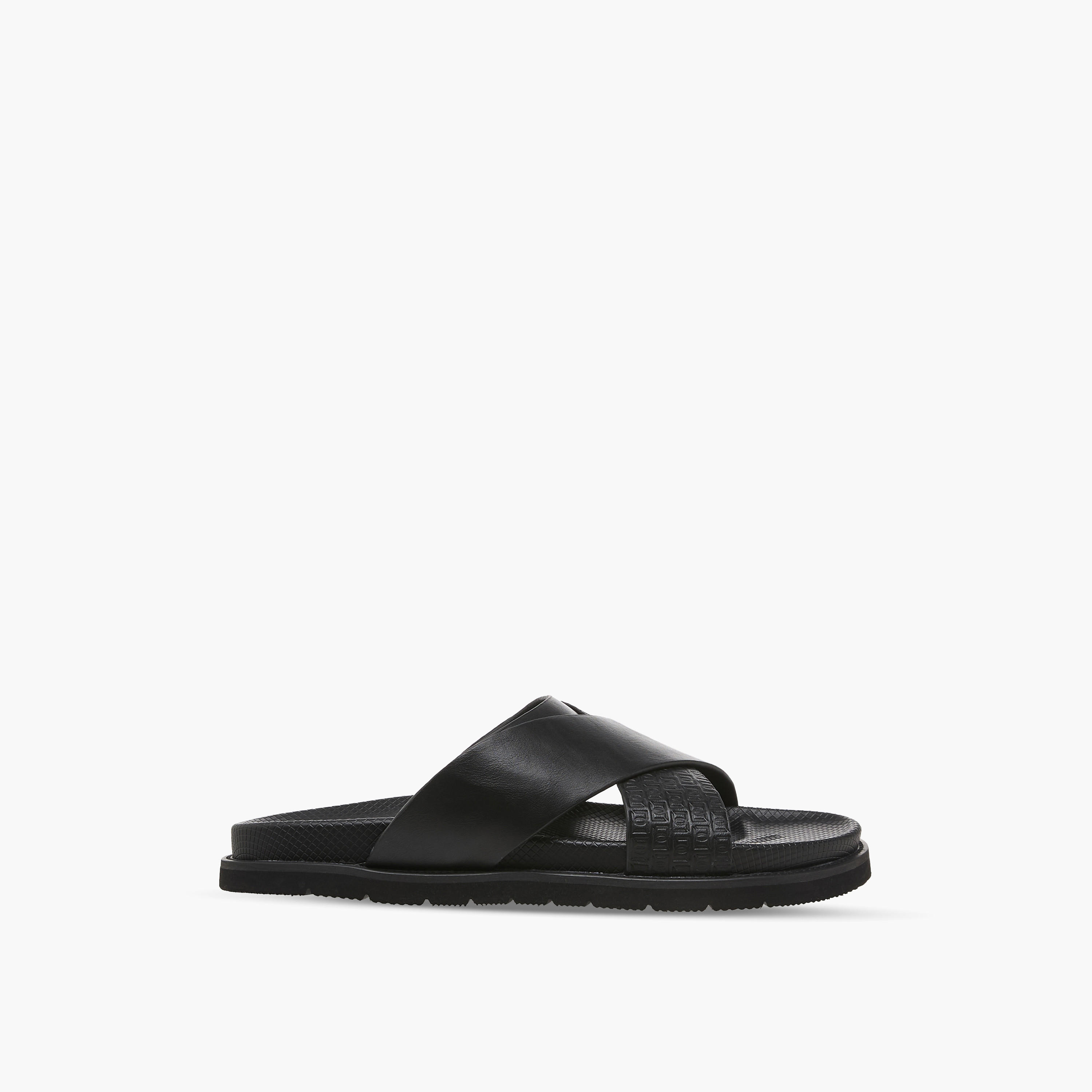 صندل مريح بحزام متقاطع مونوجرام بارز الملمس للرجال من دوتشيني-men-shoes-sandals-image-3