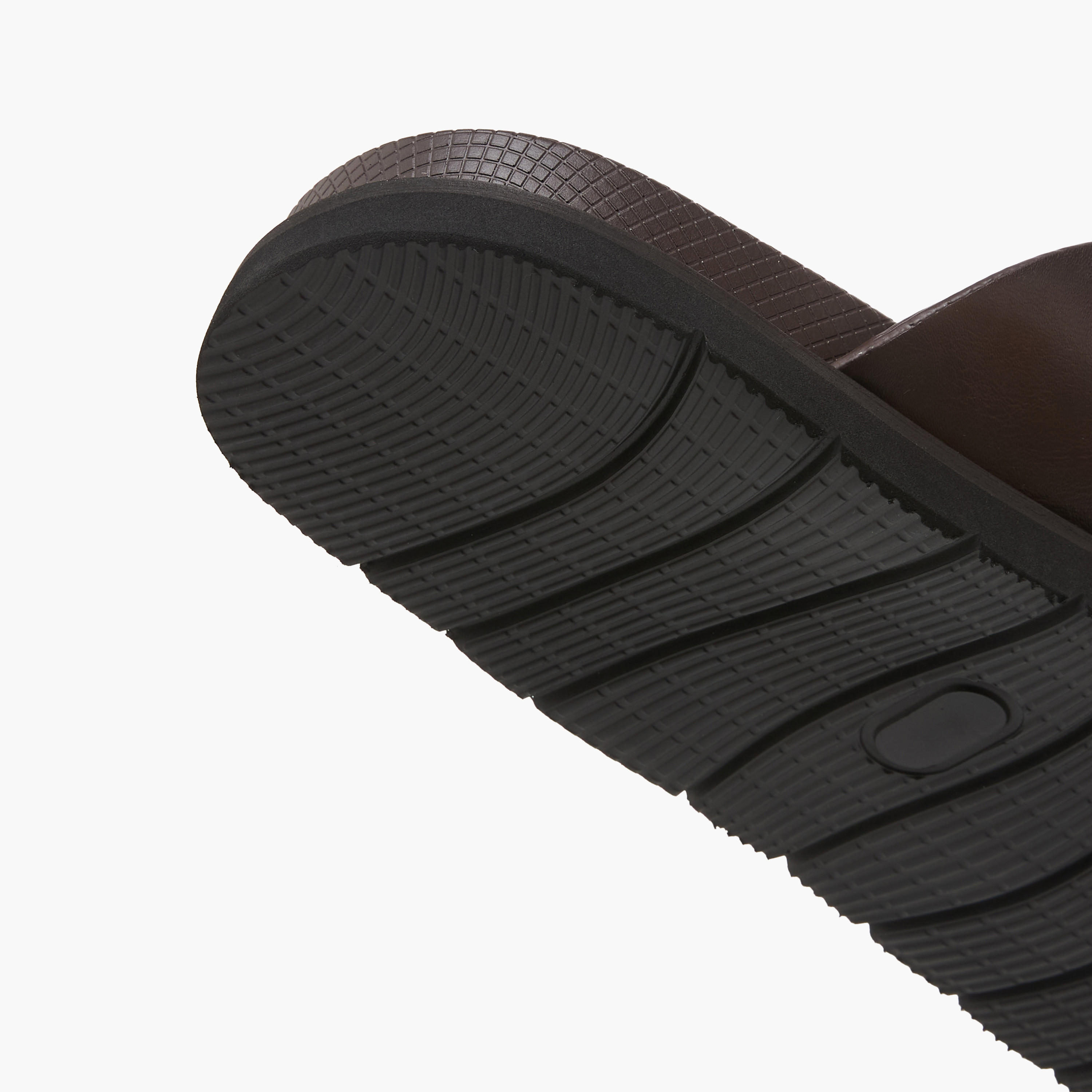 صندل مريح بحزام متقاطع مونوجرام بارز الملمس للرجال من دوتشيني-men-shoes-sandals-image-6