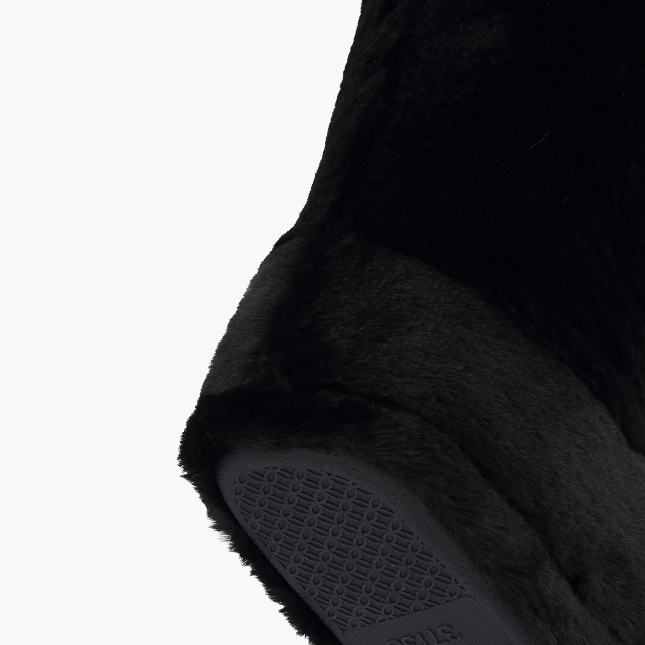 بوت غرفة نوم سهل الارتداء للنساء من لو كونفورت-women-shoes-bedroomslippers-image-5
