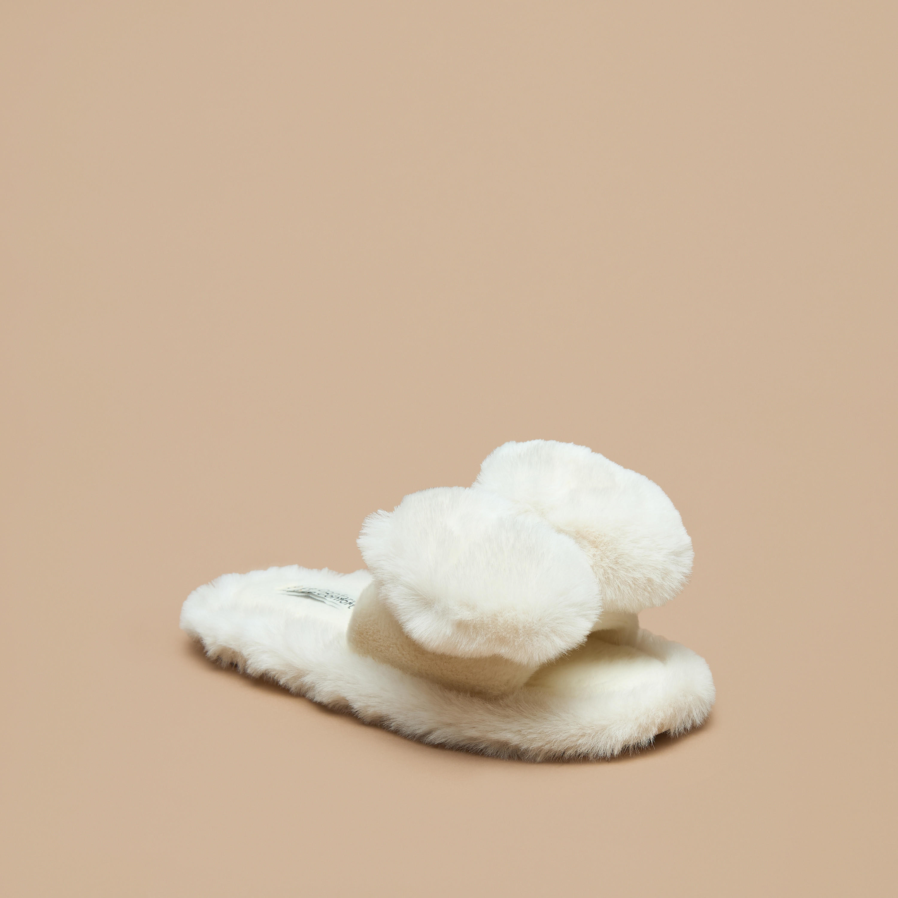 شبشب غرفة نوم بارز الملمس من الفرو الصناعي من لو كونفورت-women-shoes-bedroomslippers-image-2