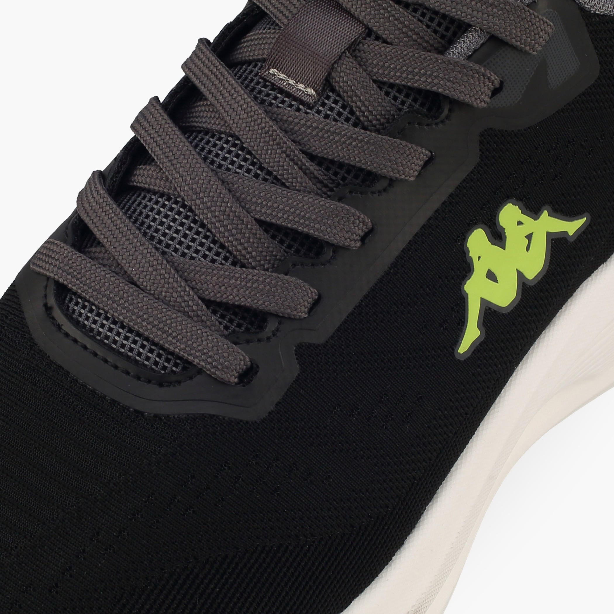 حذاء رياضي برباط إغلاق وشعار للرجال من كابا-sports-men-shoes-image-4