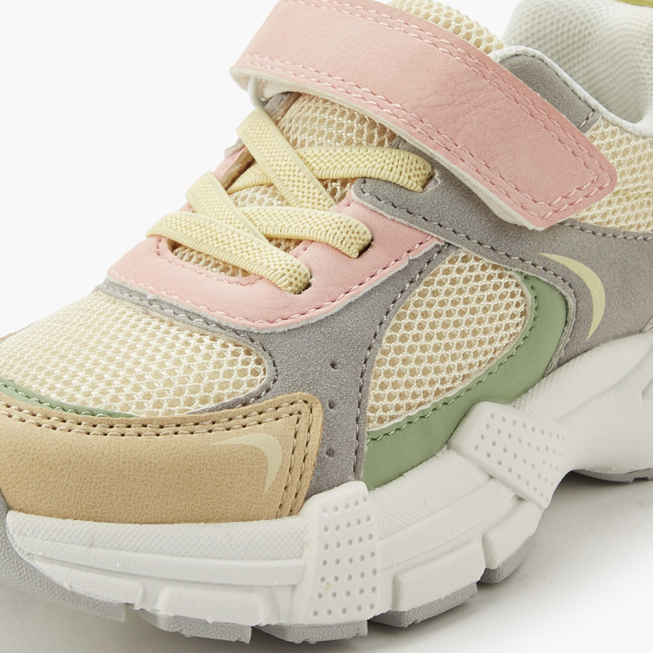 حذاء سنيكرز بشريط إغلاق لاصق للبنات من جونيورز-girls-shoes-sneakers-image-4