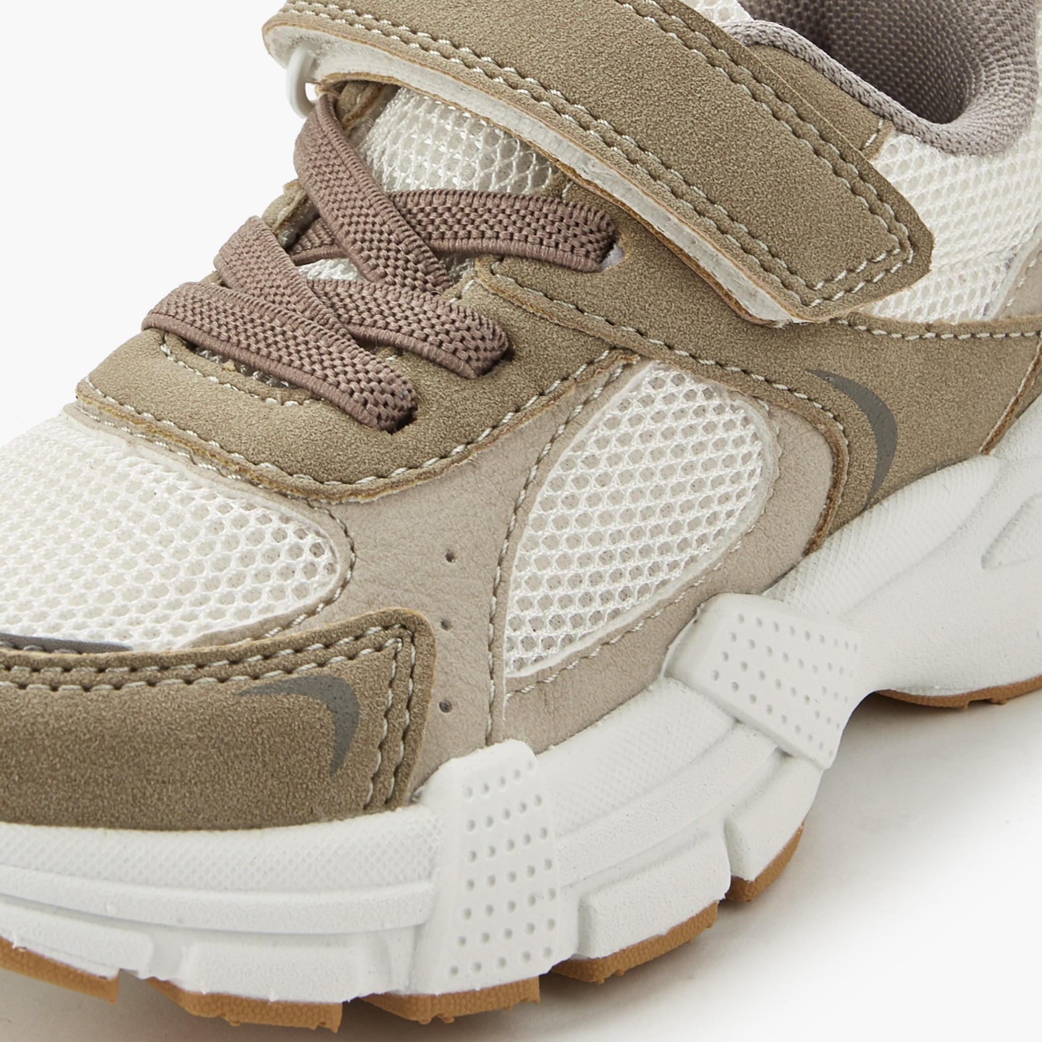 حذاء سنيكرز بشريط إغلاق لاصق للأولاد من جونيورز-boys-shoes-sneakers-image-4