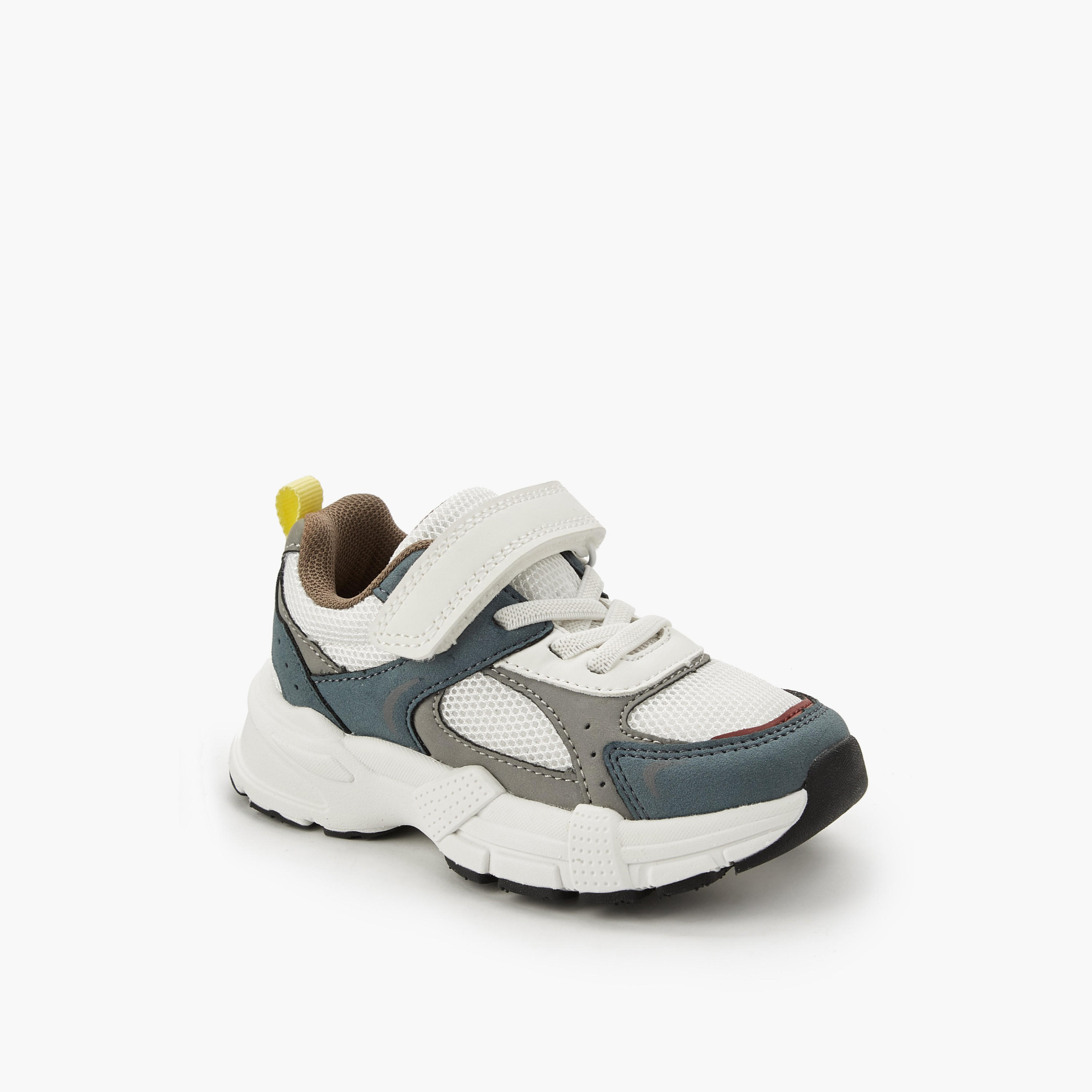 حذاء سنيكرز بشريط إغلاق لاصق للأولاد من جونيورز-boys-shoes-sneakers-image-2