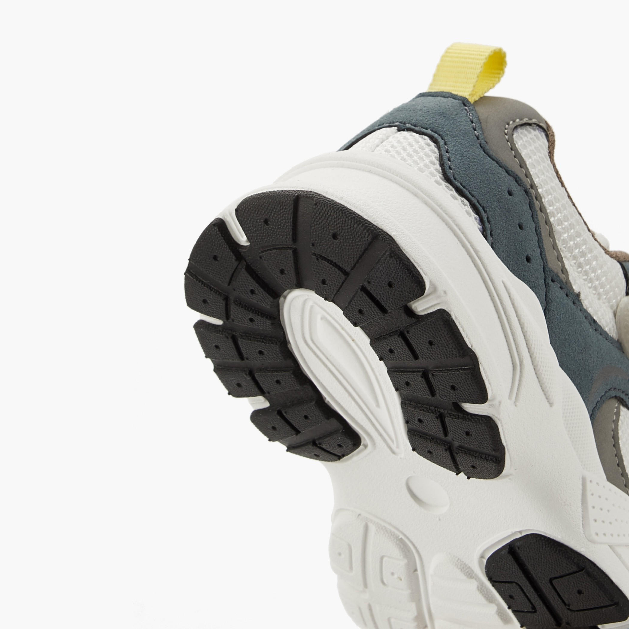 حذاء سنيكرز بشريط إغلاق لاصق للأولاد من جونيورز-boys-shoes-sneakers-image-4