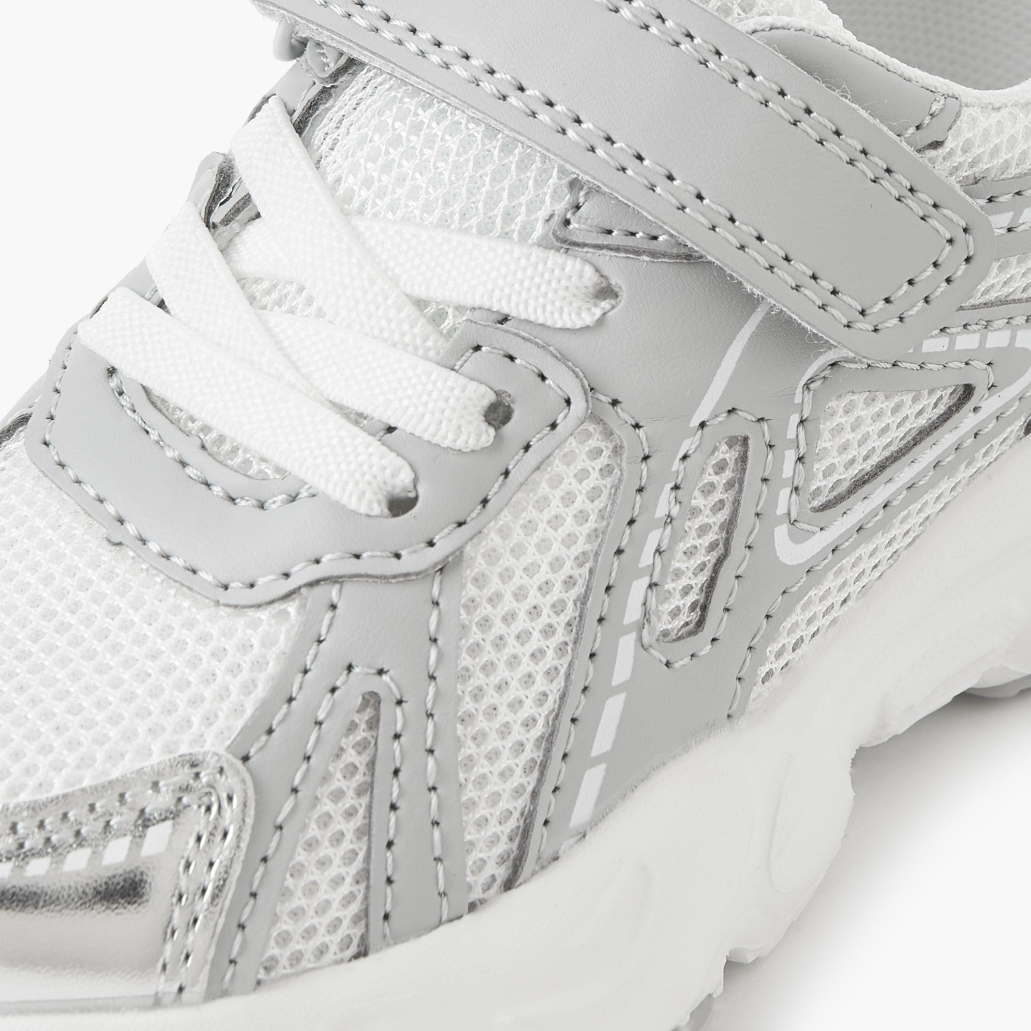حذاء سنيكرز بشريط إغلاق لاصق للأولاد من جونيورز-boys-shoes-sneakers-image-4