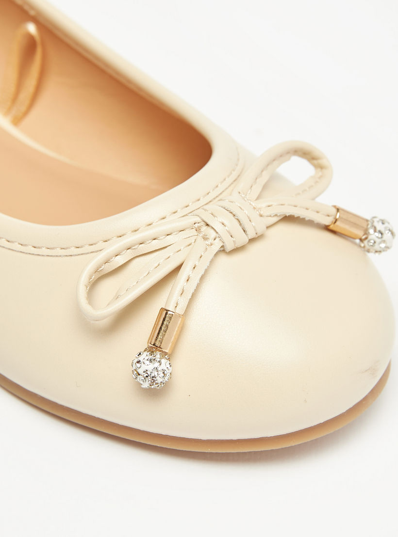 حذاء باليرينا سادة بمقدمة مستديرة وزينة فيونكة من ليتل ميسي-girls-shoes-ballerinas-image-5