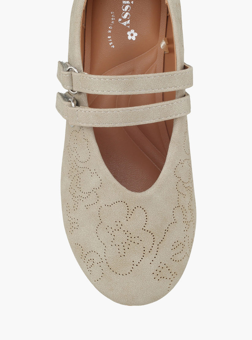 حذاء ماري جين بتفاصيل قص للفتيات من ليتل ميسي-girls-shoes-ballerinas-image-4