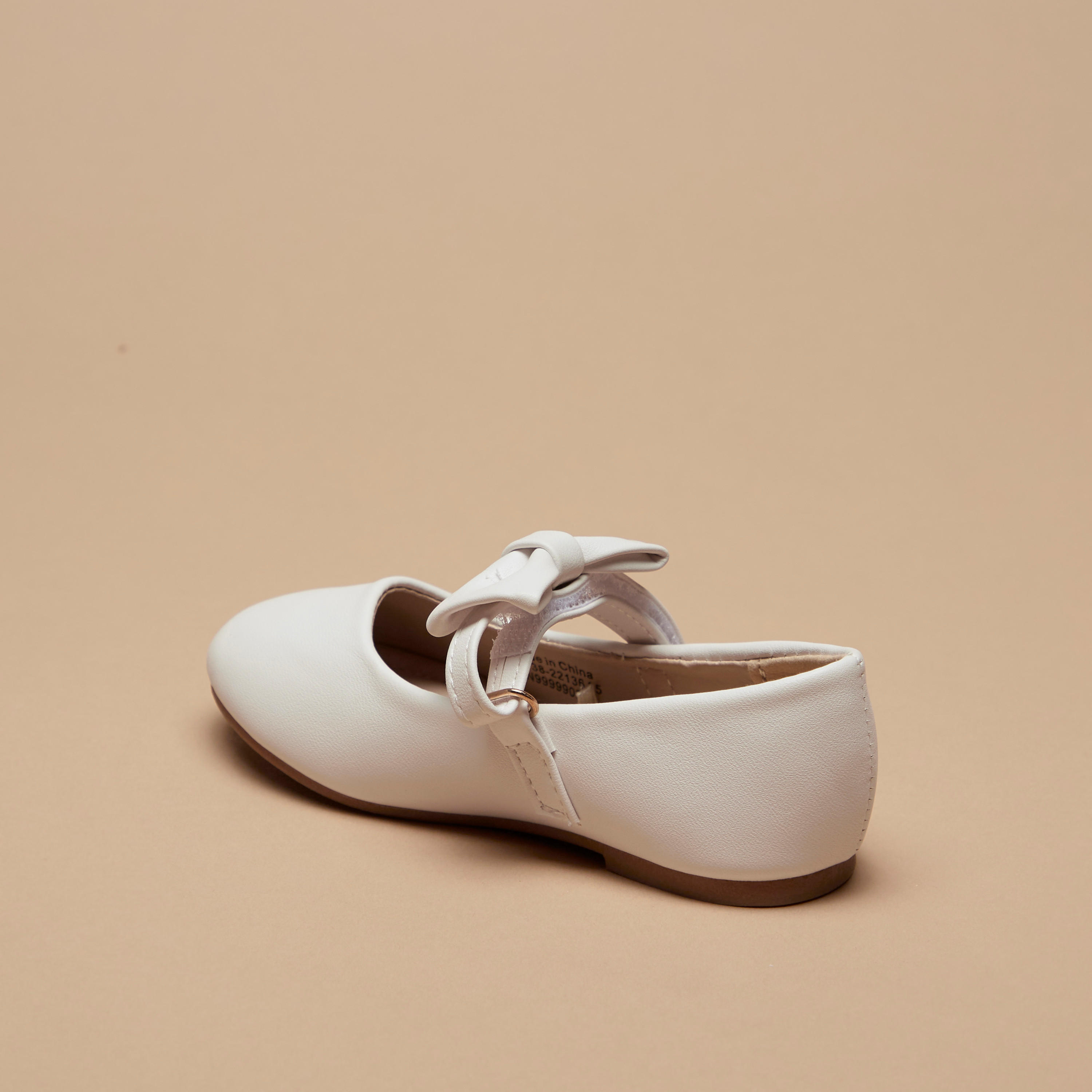 حذاء ماري جين بزينة فيونكة وشريط إغلاق لاصق من فلورا بيلا-girls-shoes-maryjanes-image-2
