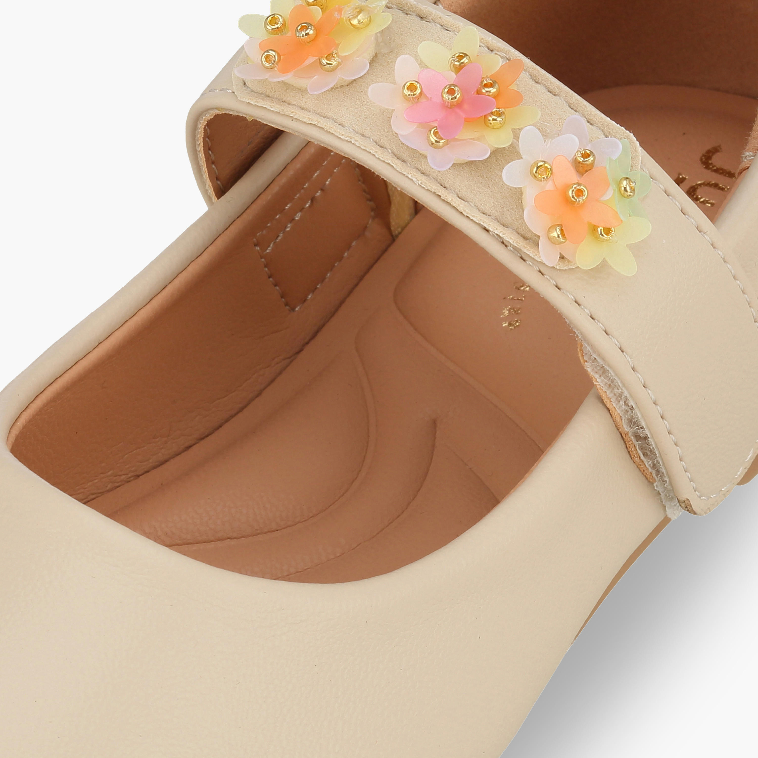 حذاء ماري جين مزين بالأزهار للبنات من جونيورز-girls-shoes-maryjanes-image-6