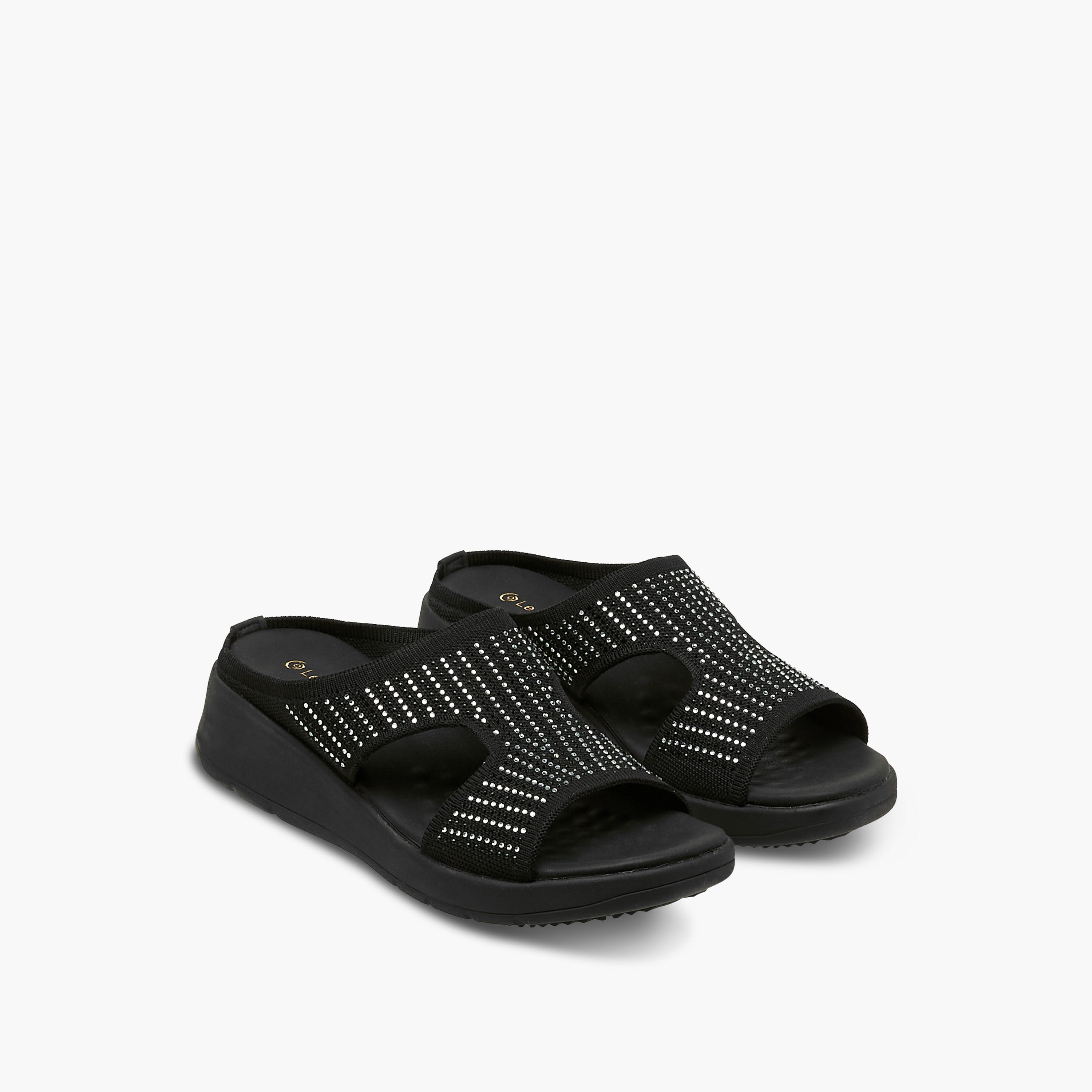 صندل فلاي نت سهل الارتداء بكعب ويدج للنساء من لو كونفورت-women-shoes-sandals-heeled-image-1