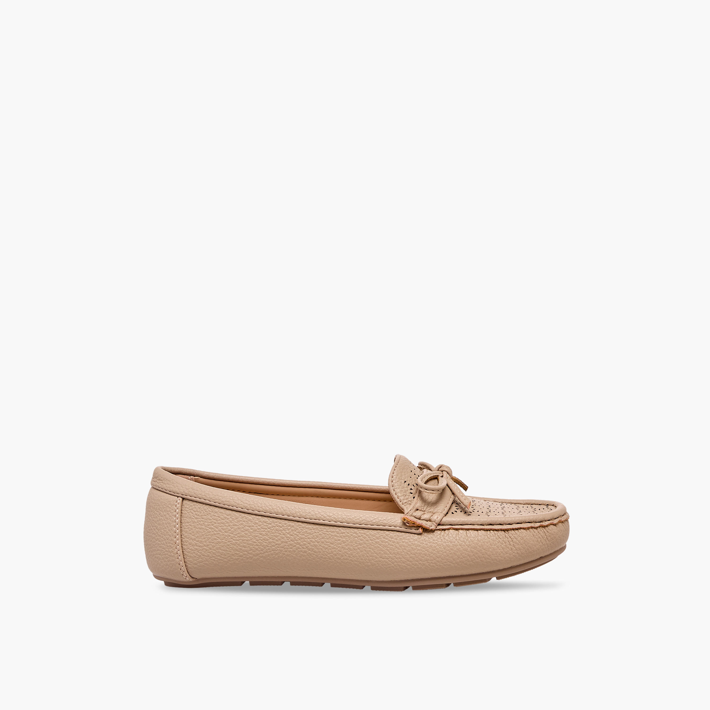 حذاء موكاسين نسائي مريح بتفاصيل مفرغة راقية من لو كونفورت-women-shoes-loafersandmoccasins-image-3