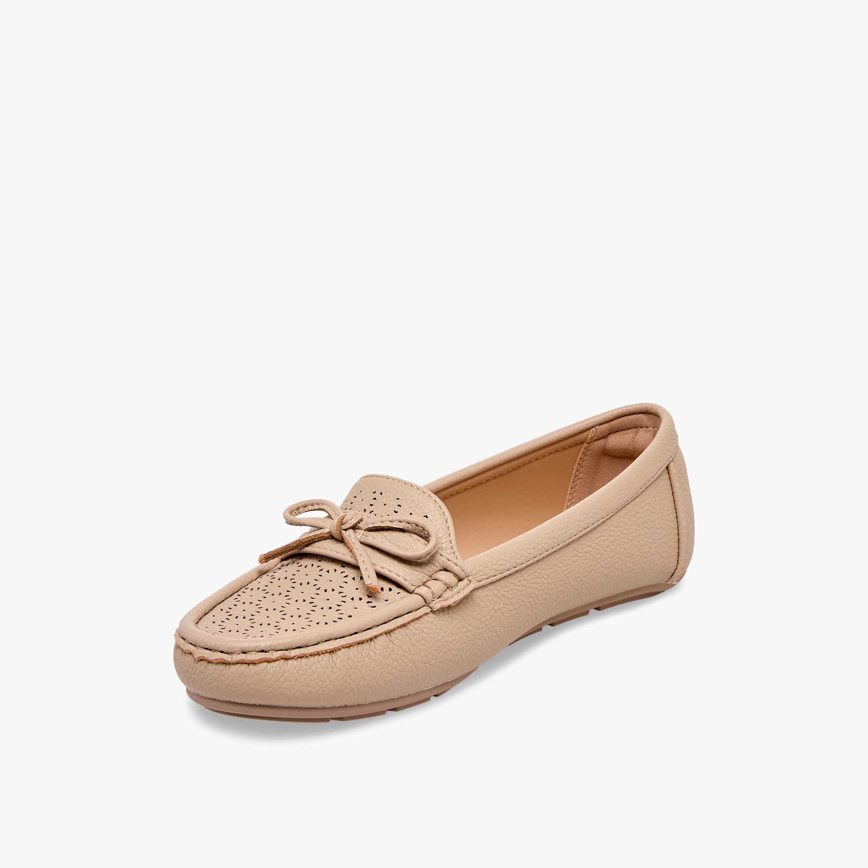 حذاء موكاسين نسائي مريح بتفاصيل مفرغة راقية من لو كونفورت-women-shoes-loafersandmoccasins-image-4