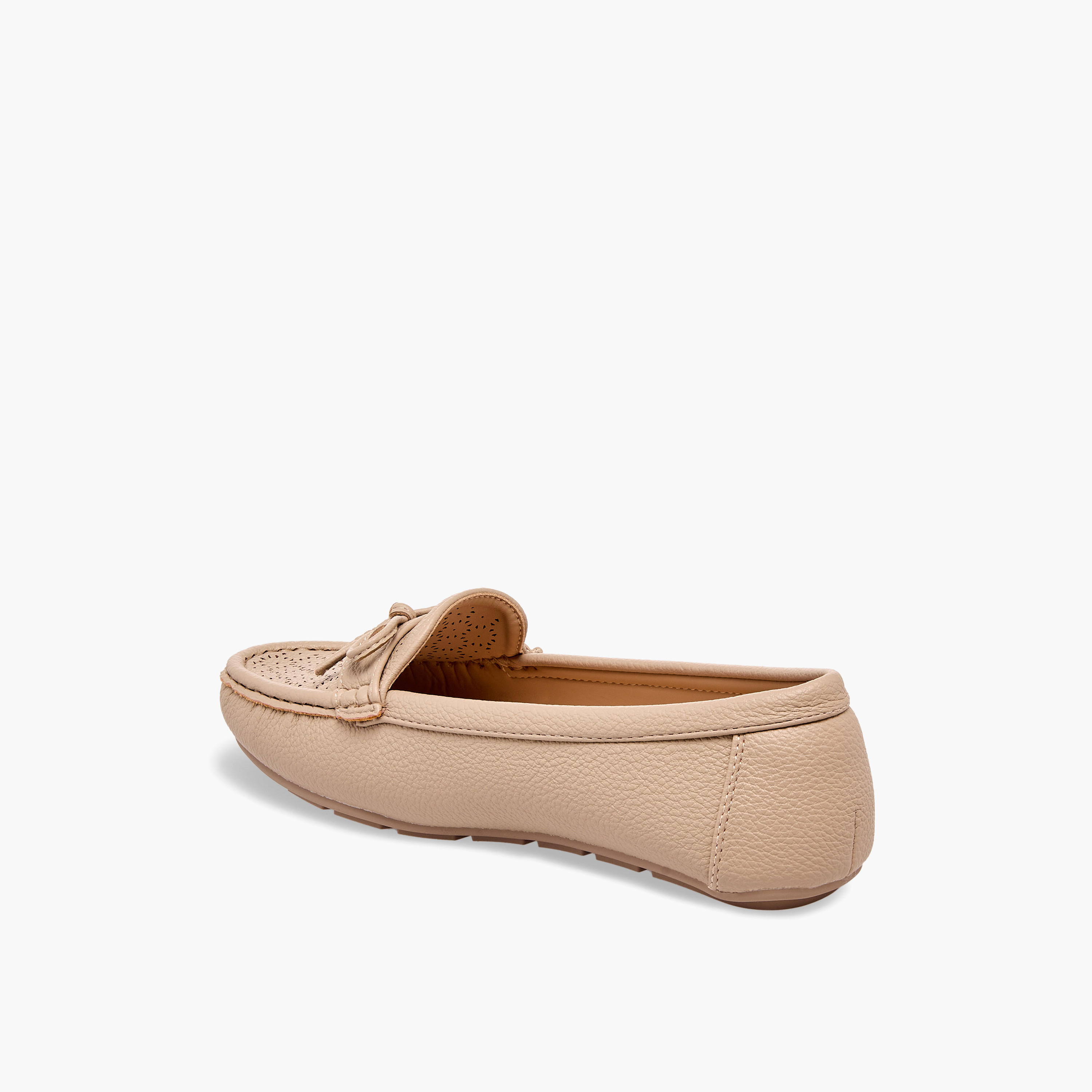 حذاء موكاسين نسائي مريح بتفاصيل مفرغة راقية من لو كونفورت-women-shoes-loafersandmoccasins-image-5