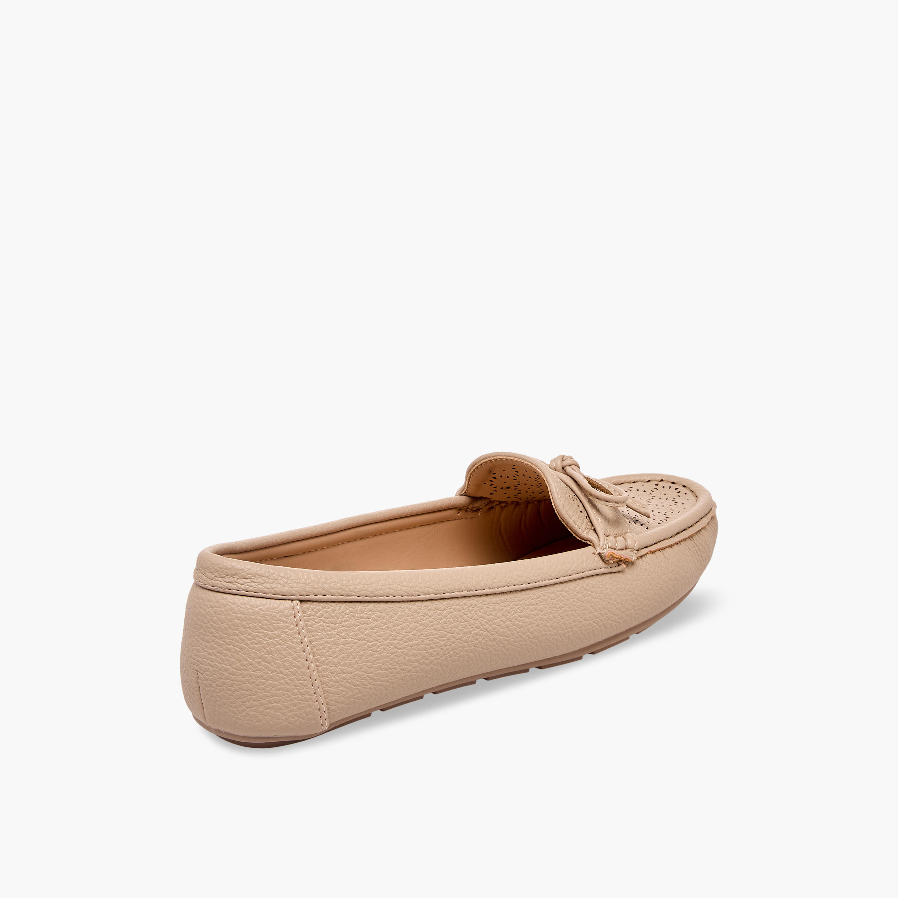 حذاء موكاسين نسائي مريح بتفاصيل مفرغة راقية من لو كونفورت-women-shoes-loafersandmoccasins-image-6