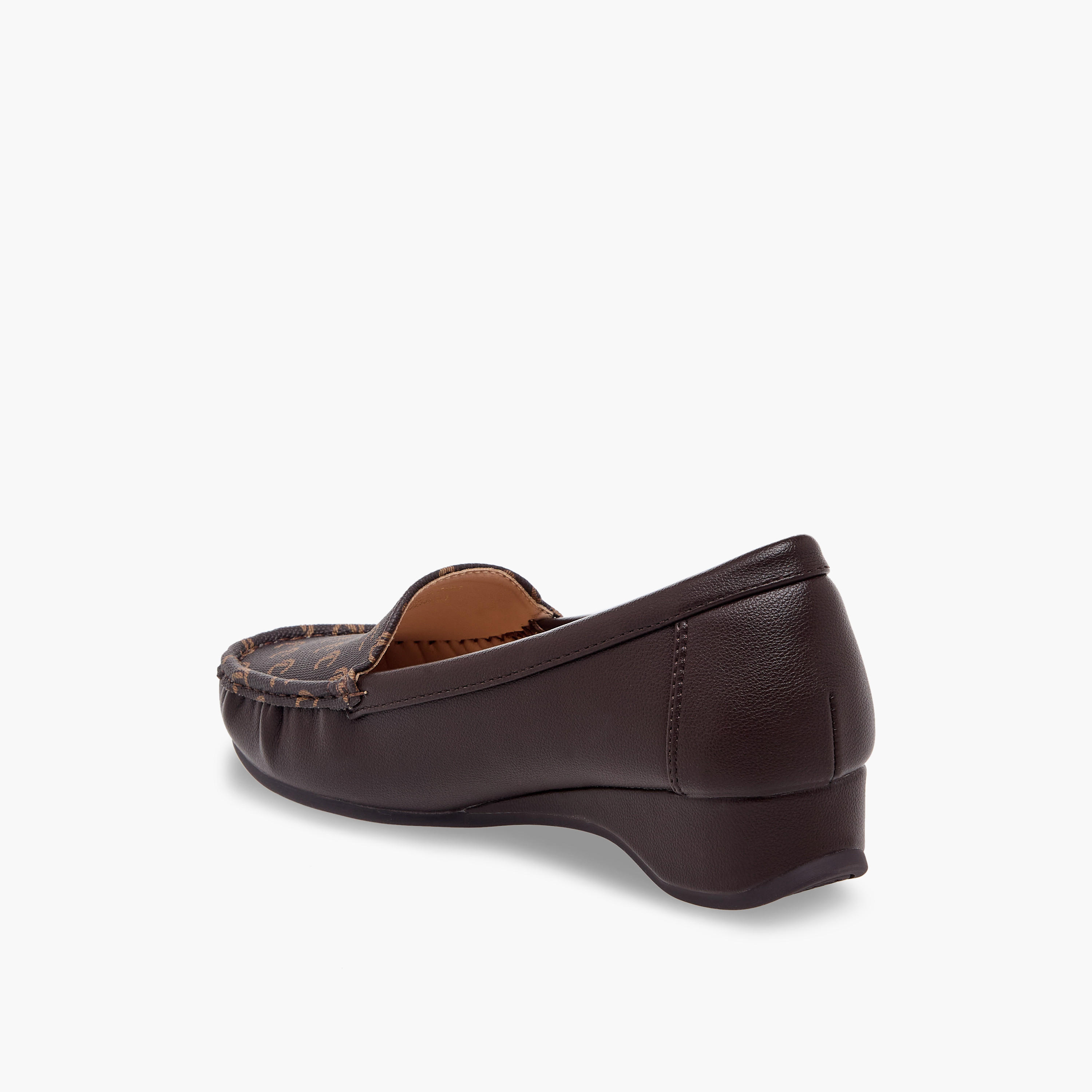 حذاء خفيف مونوجرام بكعب عريض للنساء من لو كونفورت-women-shoes-loafersandmoccasins-image-5