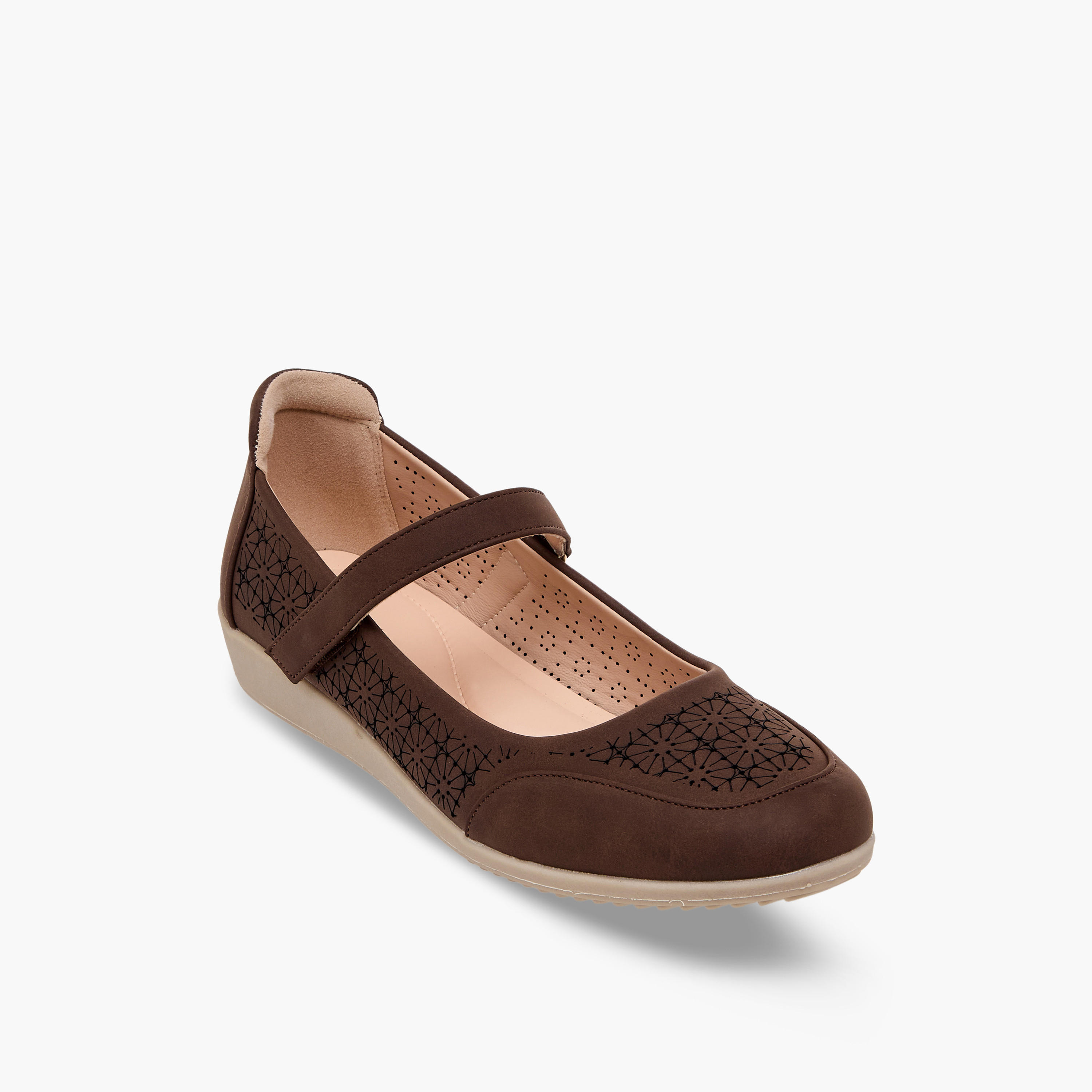 حذاء ماري جين بتفاصيل قص ليزر للنساء من لو كونفورت-women-shoes-ballerinas-image-2