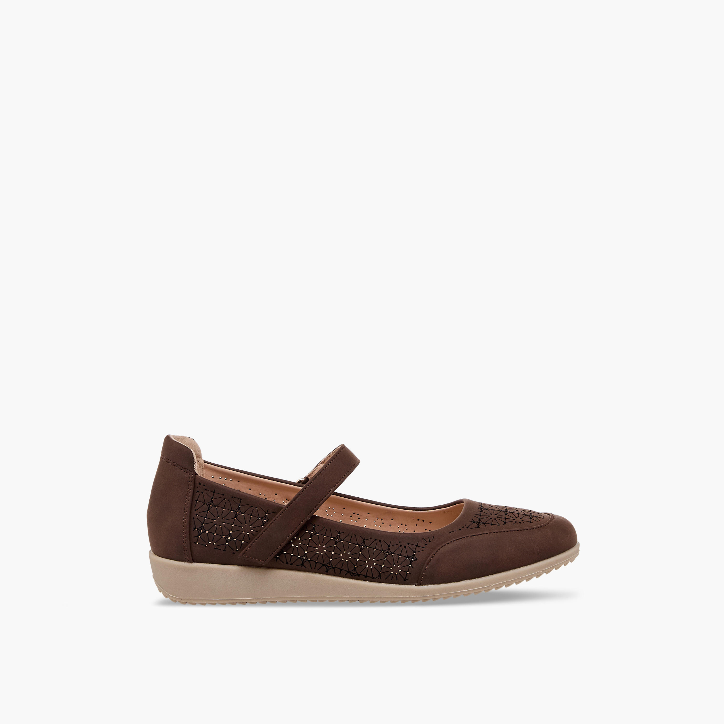 حذاء ماري جين بتفاصيل قص ليزر للنساء من لو كونفورت-women-shoes-ballerinas-image-3