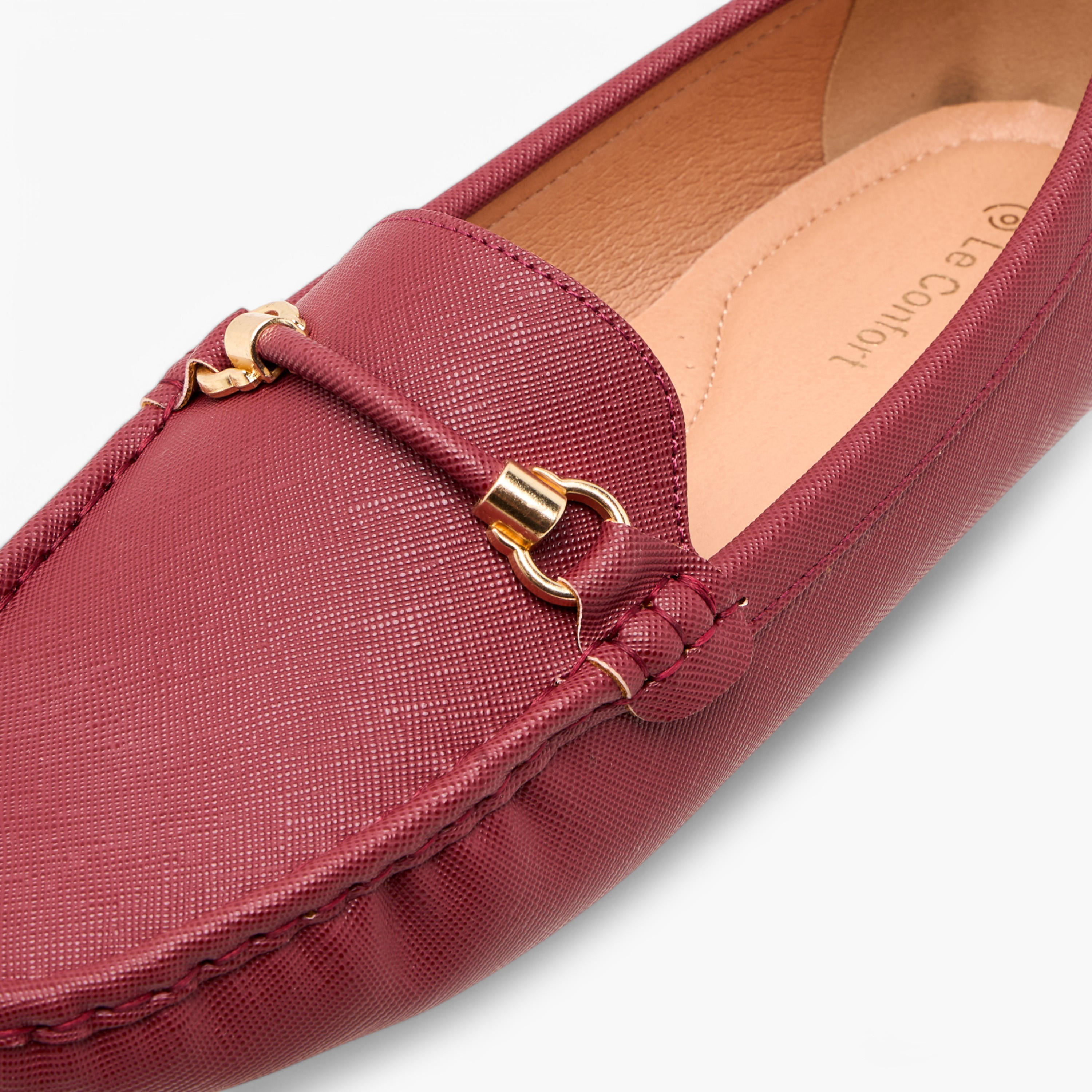 حذاء سهل الارتداء مريح بارز الملمس بتفاصيل معدنية من لو كونفورت-women-shoes-flats-loafers-image-4
