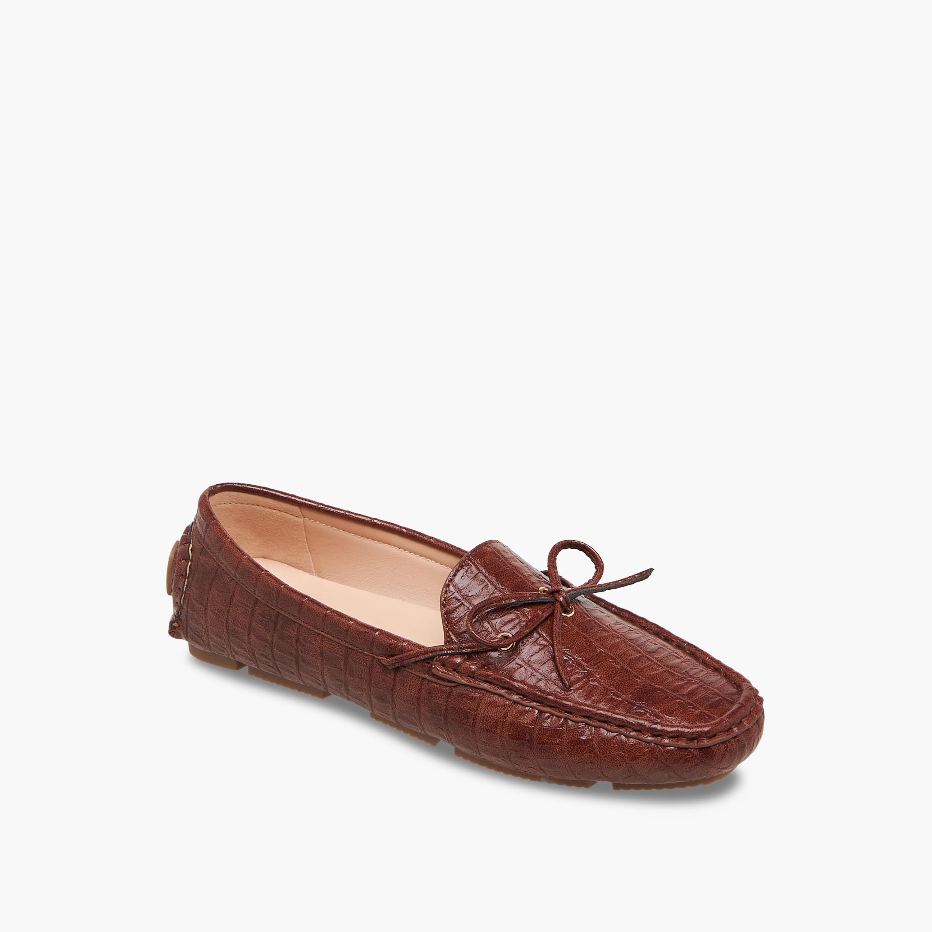 حذاء موكاسين بفيونكة للنساء من لو كونفورت-women-shoes-loafersandmoccasins-image-2