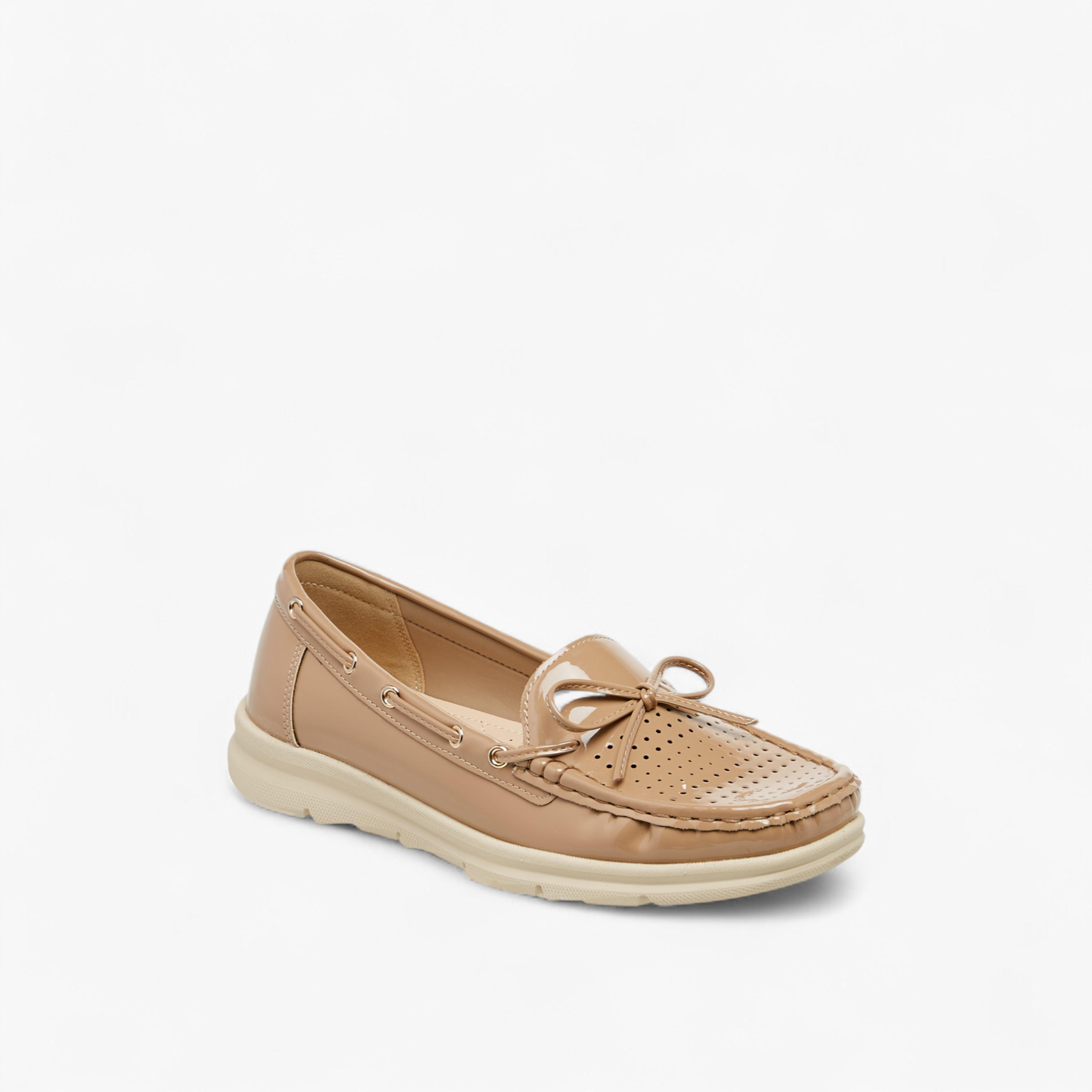 حذاء لوفر سهل الارتداء بتزيينات فيونكة من لو كونفورت-women-shoes-loafersandmoccasins-image-2