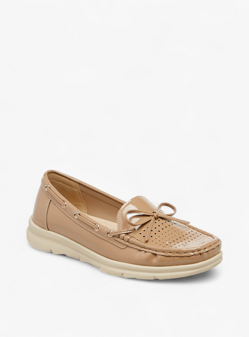 حذاء لوفر سهل الارتداء بتزيينات فيونكة من لو كونفورت-women-shoes-loafersandmoccasins-image-2
