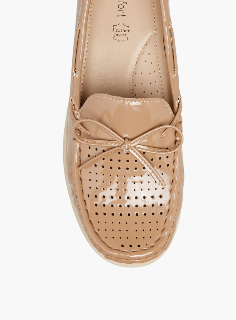 حذاء لوفر سهل الارتداء بتزيينات فيونكة من لو كونفورت-women-shoes-loafersandmoccasins-image-4