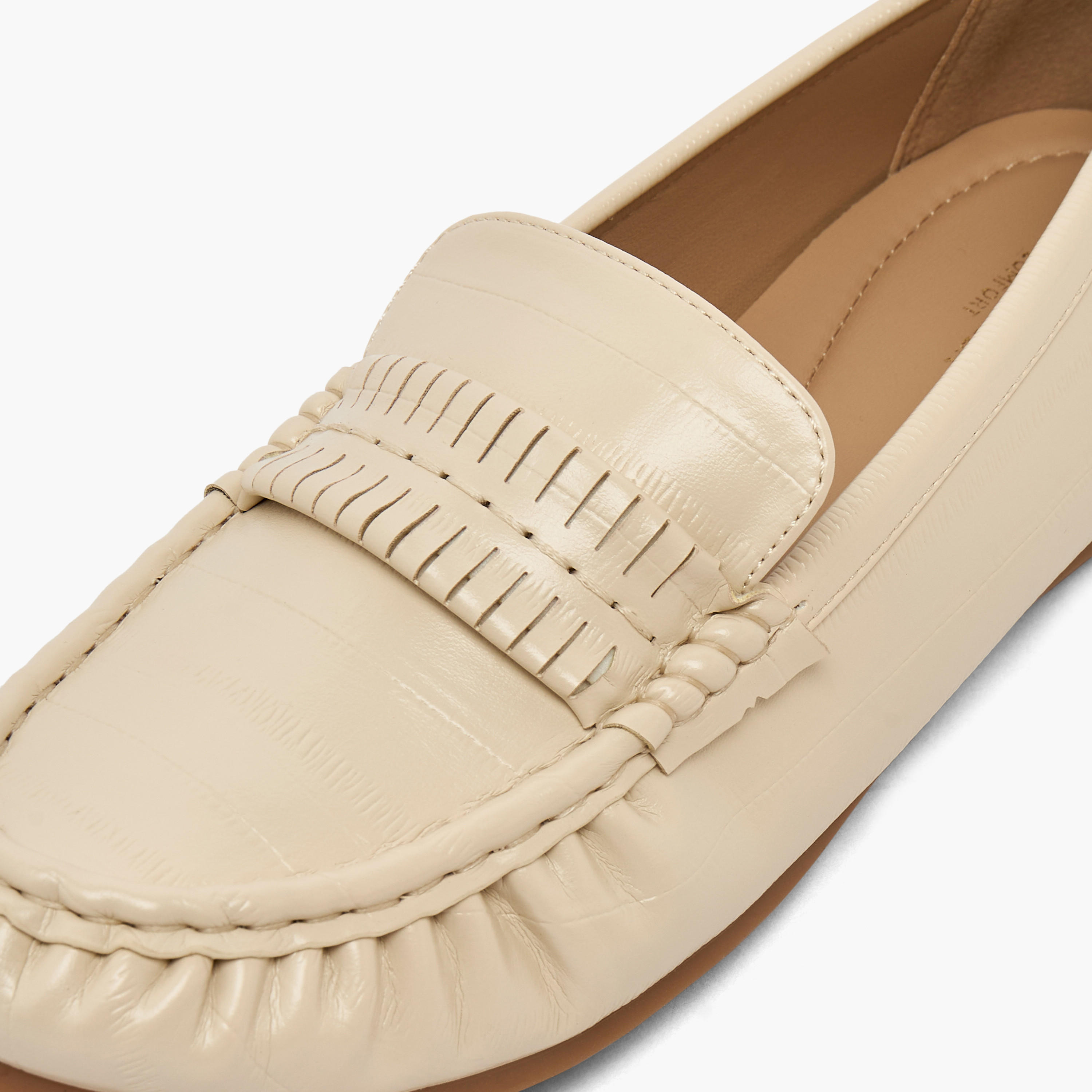 حذاء سهل الارتداء بتفاصيل شراشيب للنساء من فلورا بيلا-women-shoes-flats-moccasins-image-7