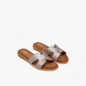 صندل مريح سهل الارتداء بتفاصيل مفرغة من لو كونفورت-women-shoes-flats-image-1