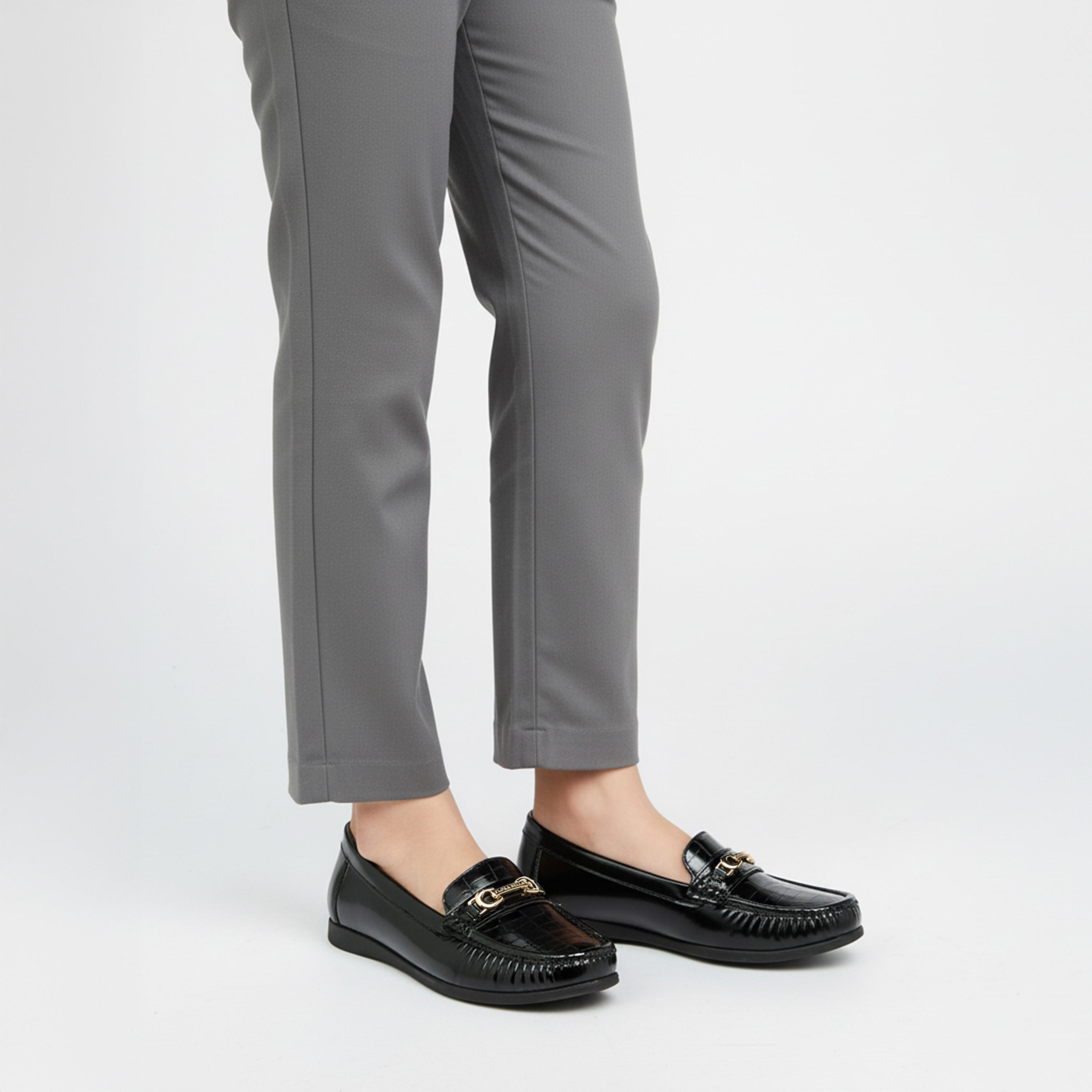 حذاء لوفرز سهل الارتداء وبارز الملمس للنساء من فلورا بيلا-women-shoes-flats-loafers-image-2