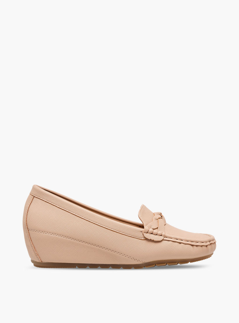 حذاء سهل الارتداء بكعب ويدج للنساء من فلورا بيلا-women-shoes-heels-image-3