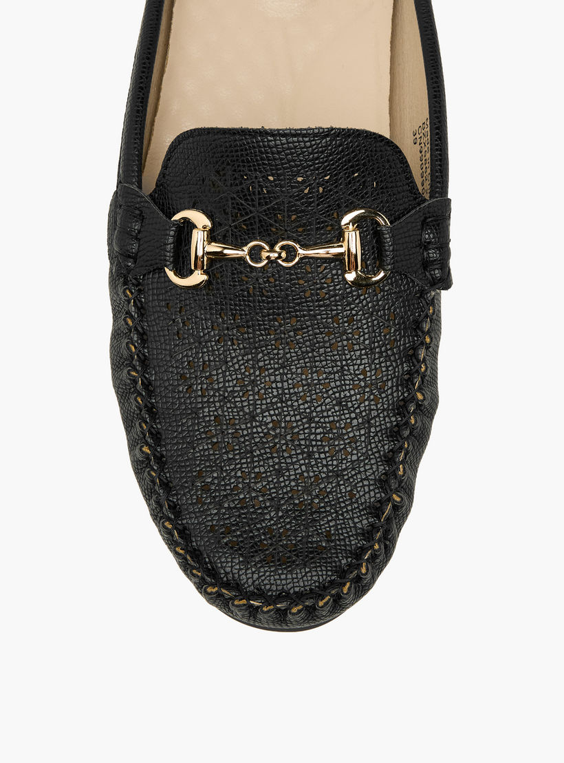 حذاء ميول سهل الارتداء بتفاصيل مثقبة للنساء من لو كونفورت-women-shoes-flats-mules-image-4