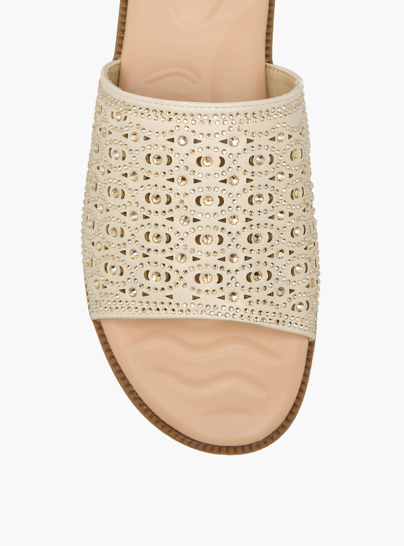 صندل مزين ومثقب سهل الارتداء للنساء من لو كونفورت-women-shoes-flats-sandals-image-4