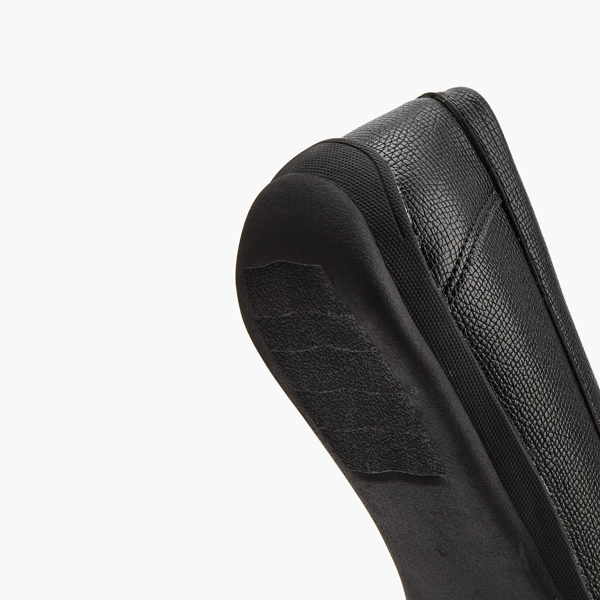 حذاء سهل الارتداء للنساء من لو كونفورت-women-shoes-loafersandmoccasins-image-4