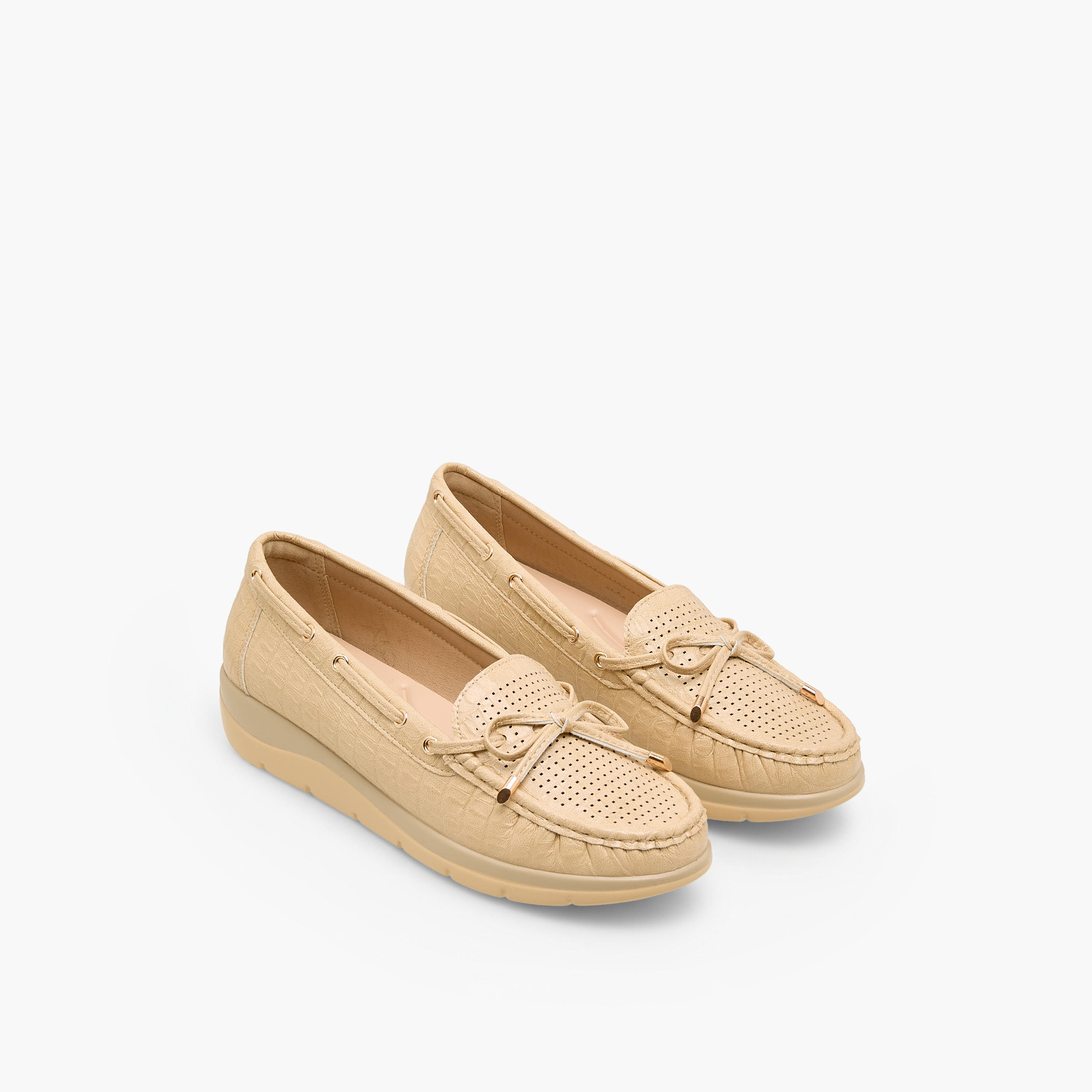 حذاء خفيف مثقّب للنساء من لو كونفورت-women-shoes-loafersandmoccasins-image-1