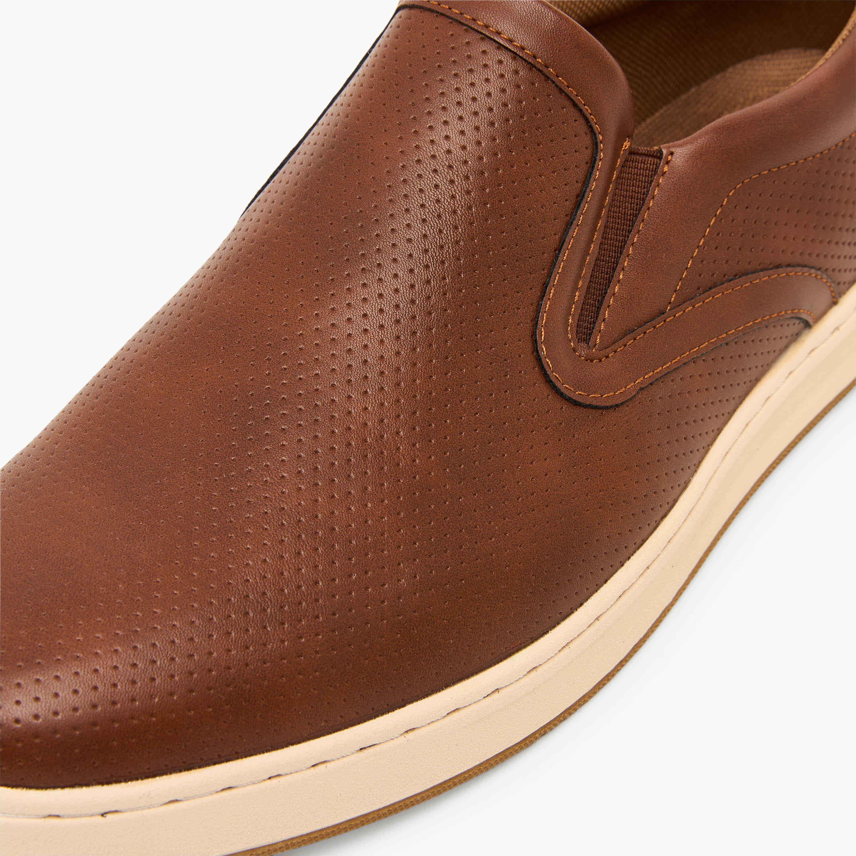 حذاء سهل الارتداء للرجال من أل بي أل من شو إكسبريس-men-shoes-loafersandmoccasins-image-4