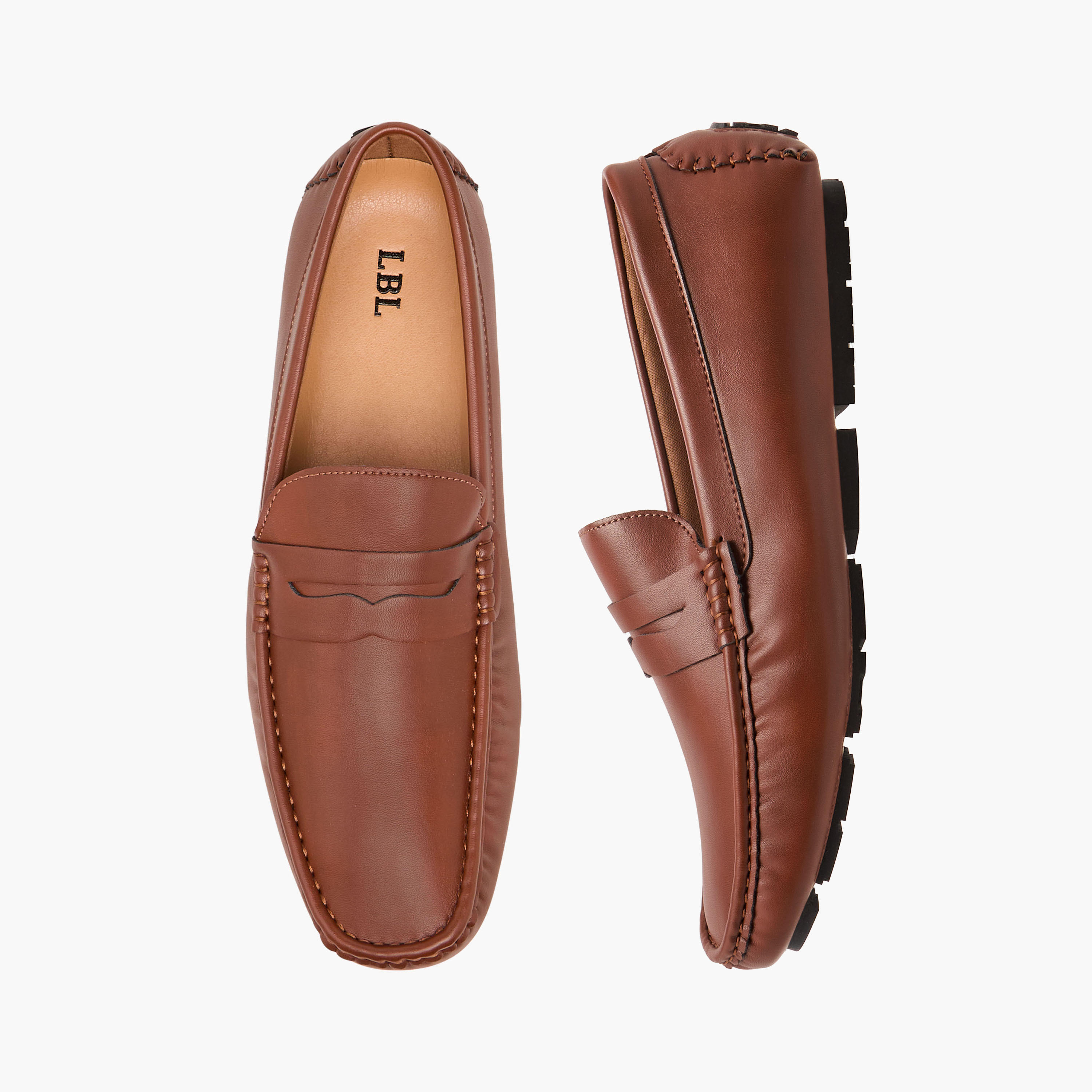 حذاء موكاسين بتفاصيل مفرغة للرجال من إل بي إل من شو إكسبرس-men-shoes-loafersandmoccasins-image-1
