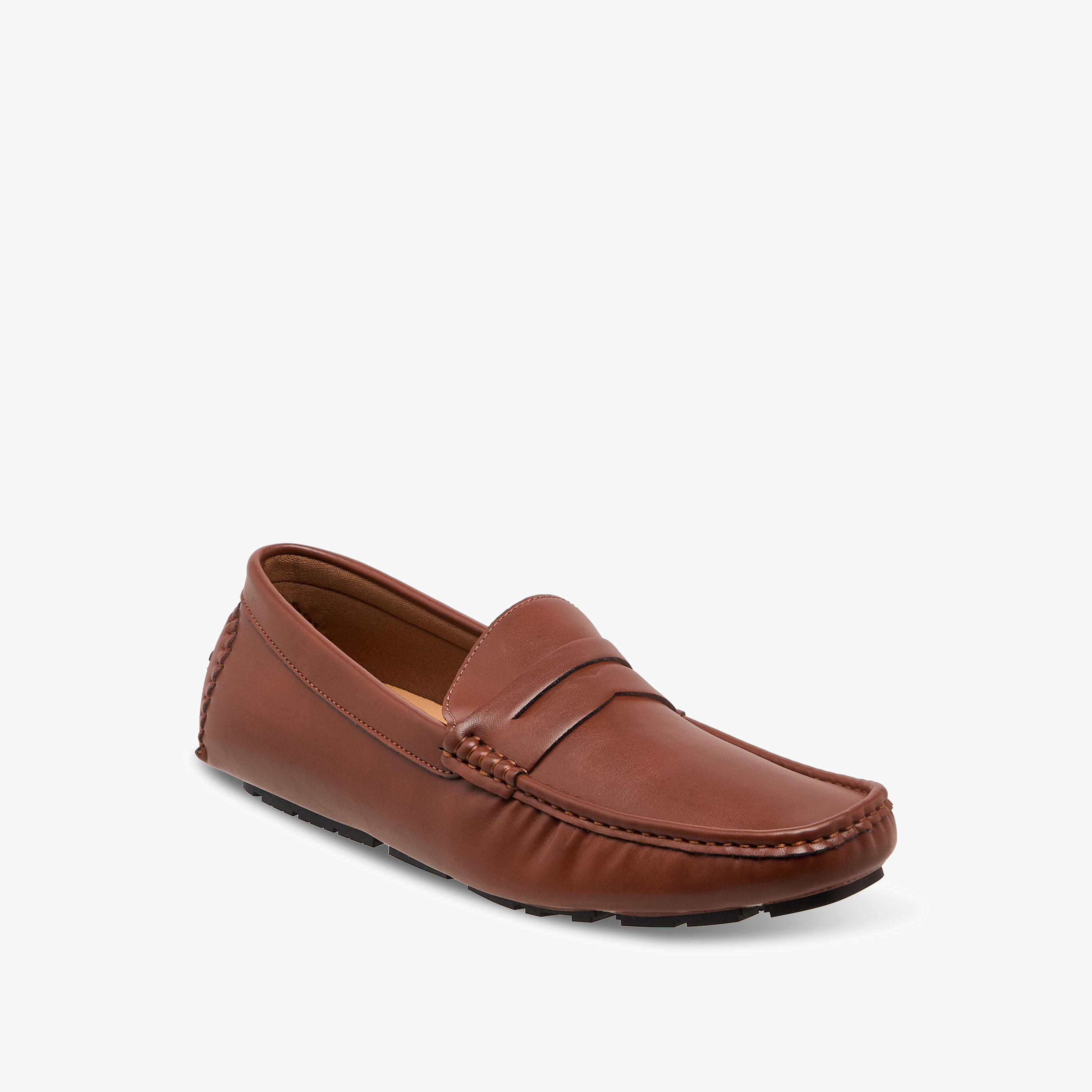 حذاء موكاسين بتفاصيل مفرغة للرجال من إل بي إل من شو إكسبرس-men-shoes-loafersandmoccasins-image-2