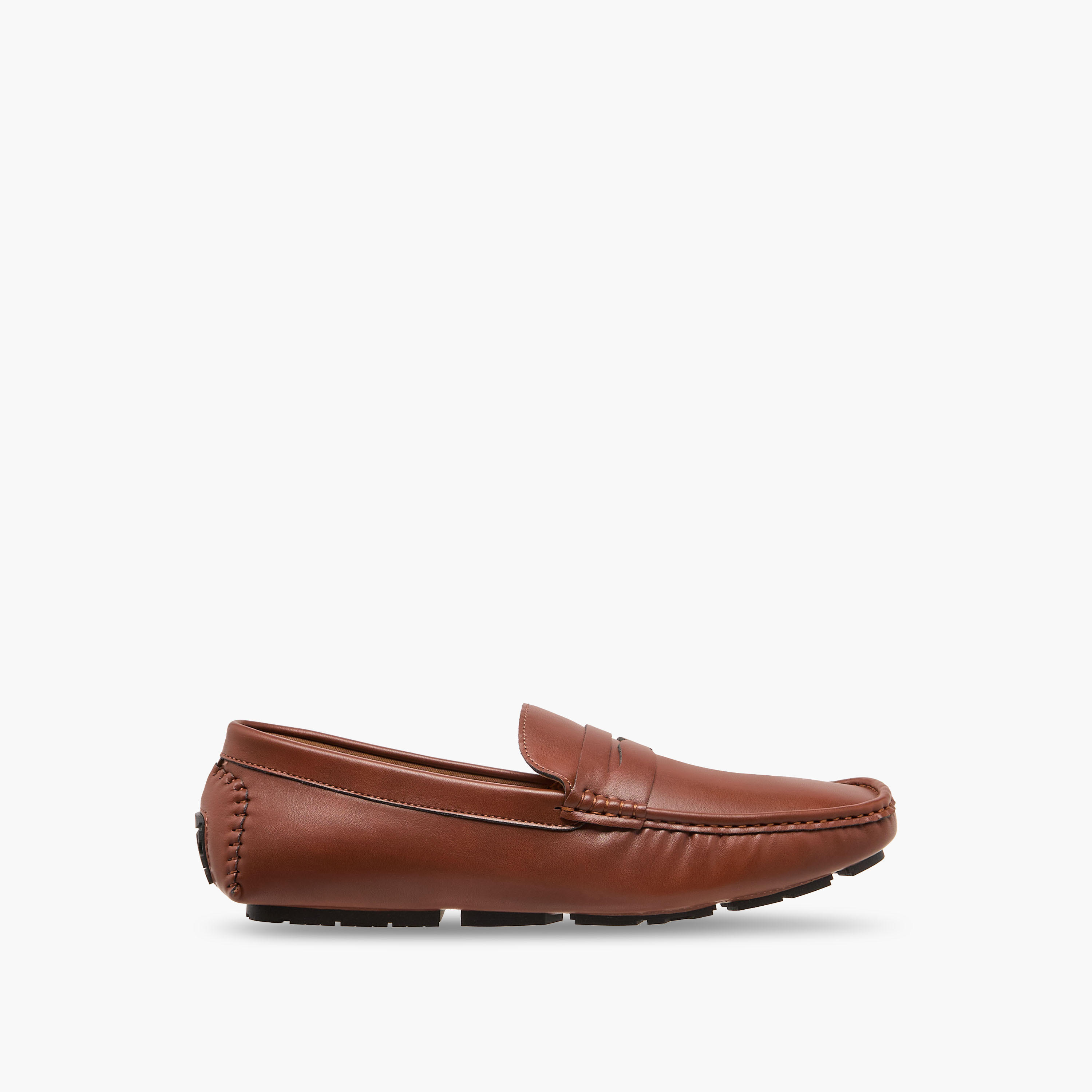 حذاء موكاسين بتفاصيل مفرغة للرجال من إل بي إل من شو إكسبرس-men-shoes-loafersandmoccasins-image-3