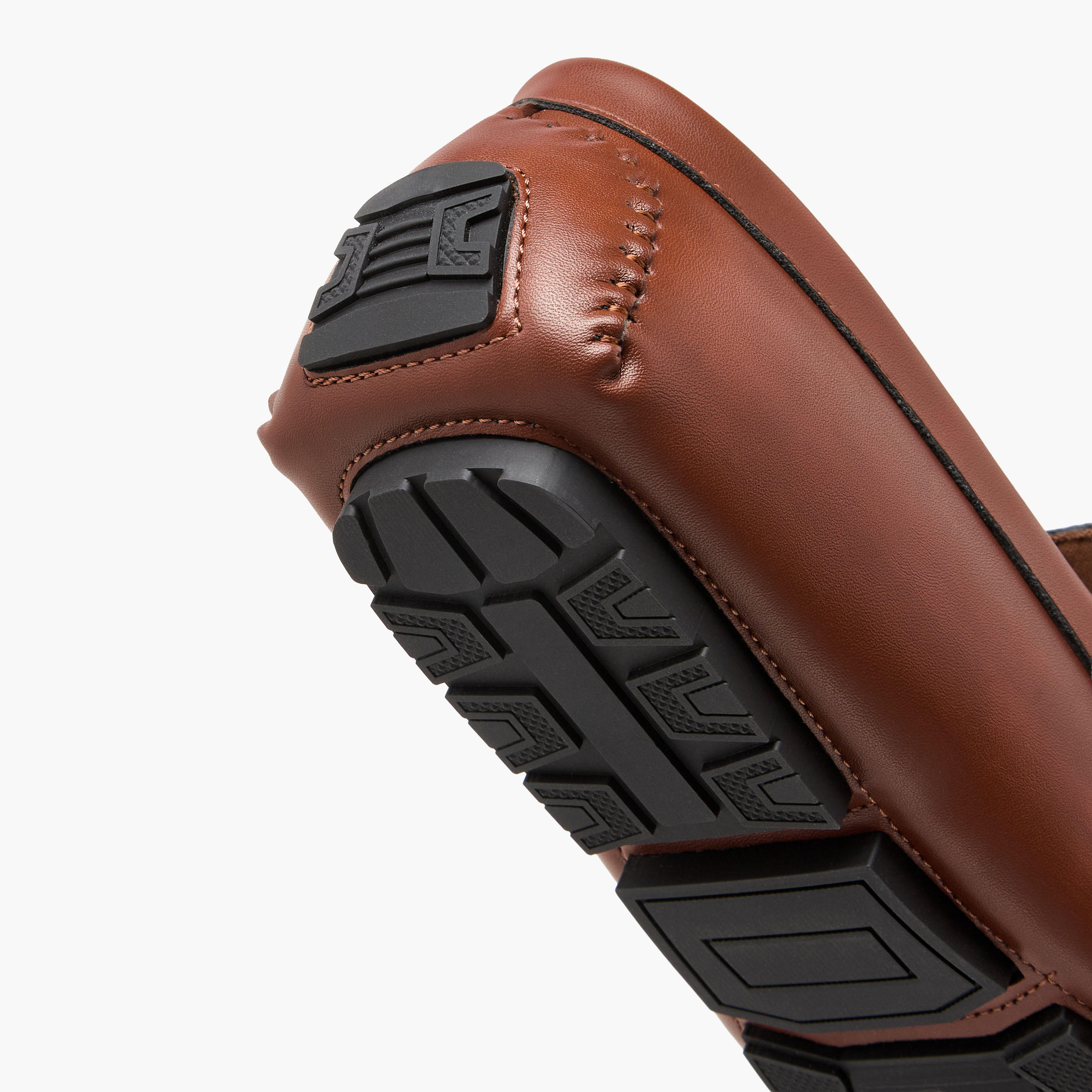 حذاء موكاسين بتفاصيل مفرغة للرجال من إل بي إل من شو إكسبرس-men-shoes-loafersandmoccasins-image-5