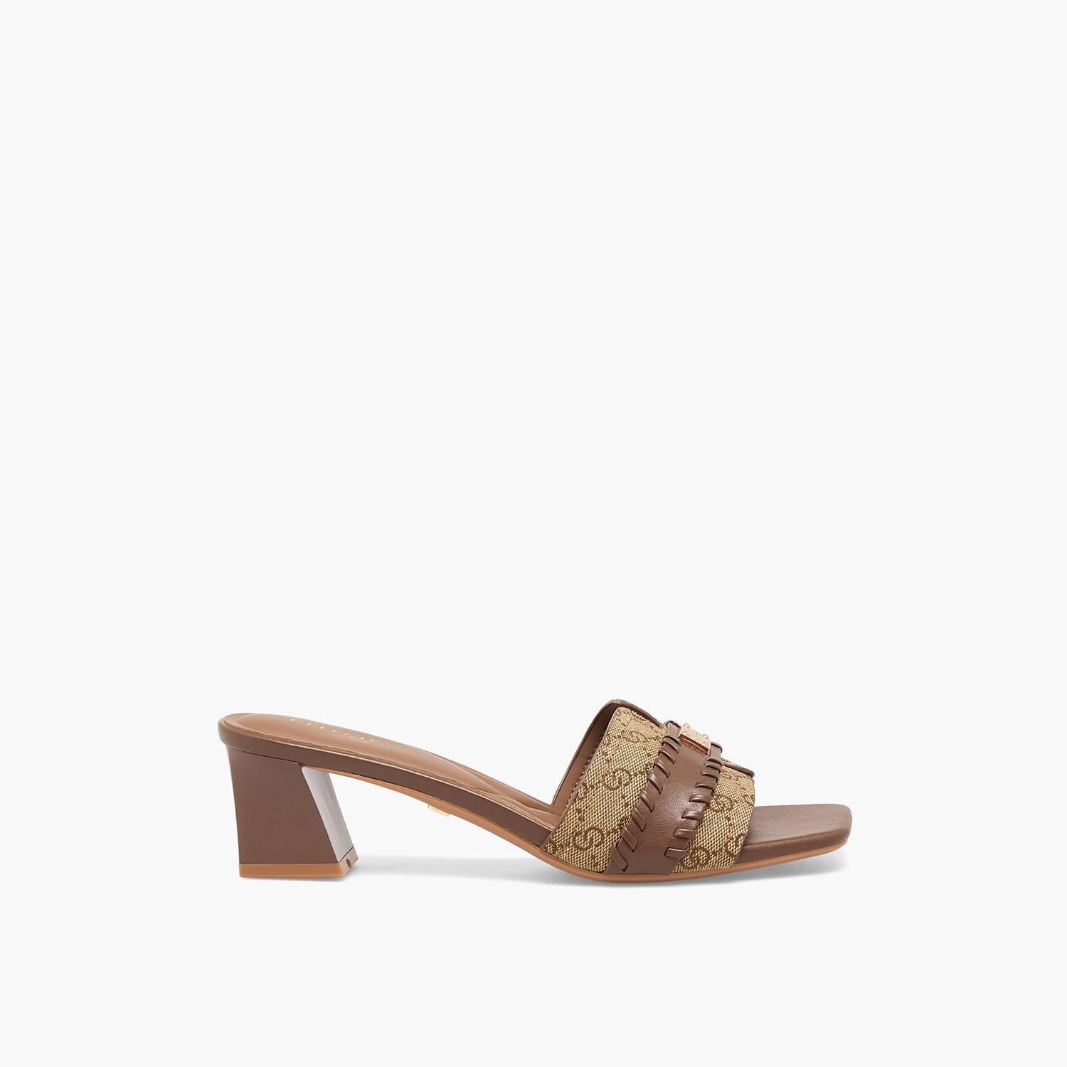 صندل بكعب سميك وطبعات مونوجرام للنساء من سيليست-women-shoes-sandals-heeled-image-3