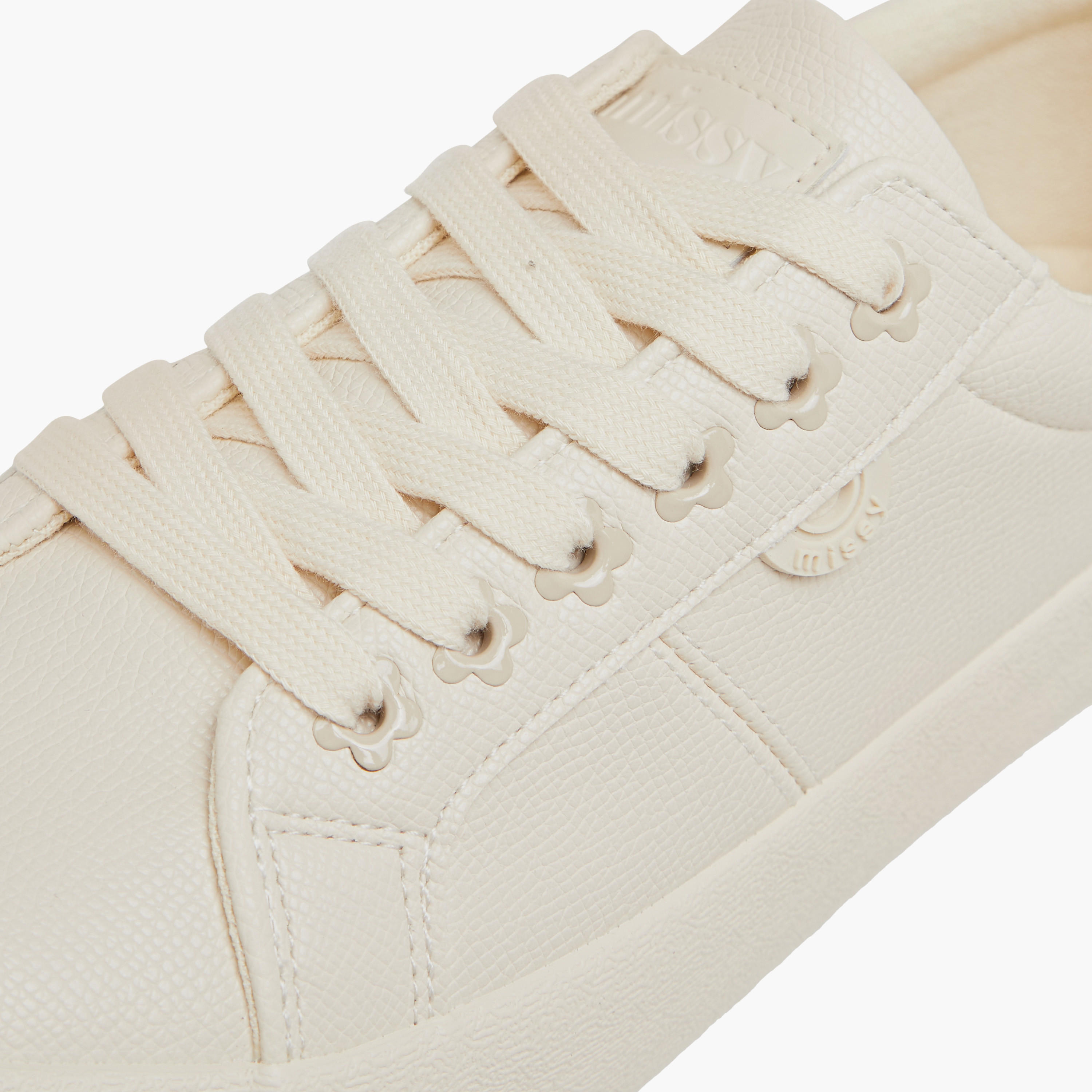 حذاء سنيكرز متعدد التصاميم برباط إغلاق للنساء من ميسي-women-shoes-sneakers-image-4