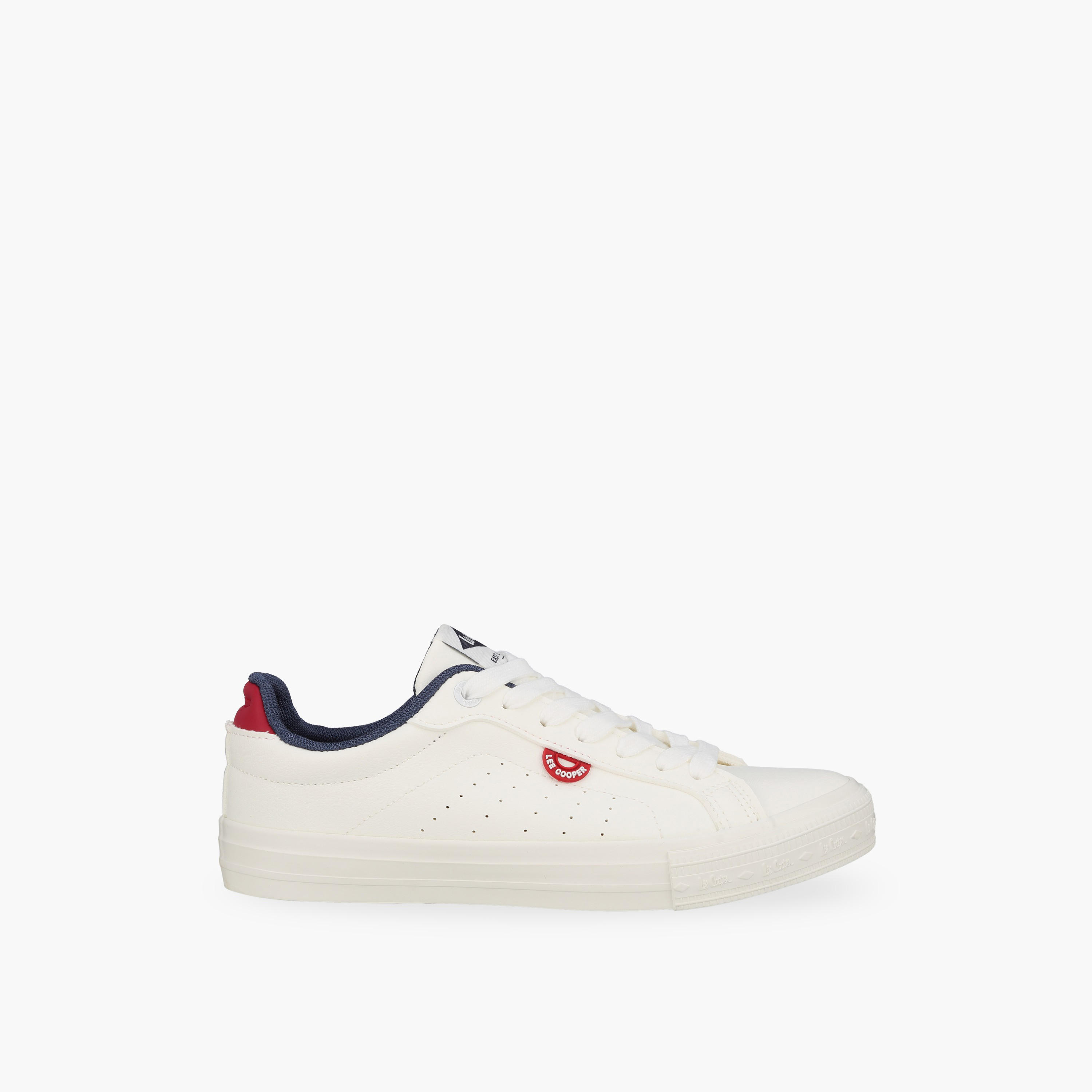 حذاء سنيكرز بطول الكاحل ورباط إغلاق للنساء من لي كوبر-women-shoes-sneakers-image-3