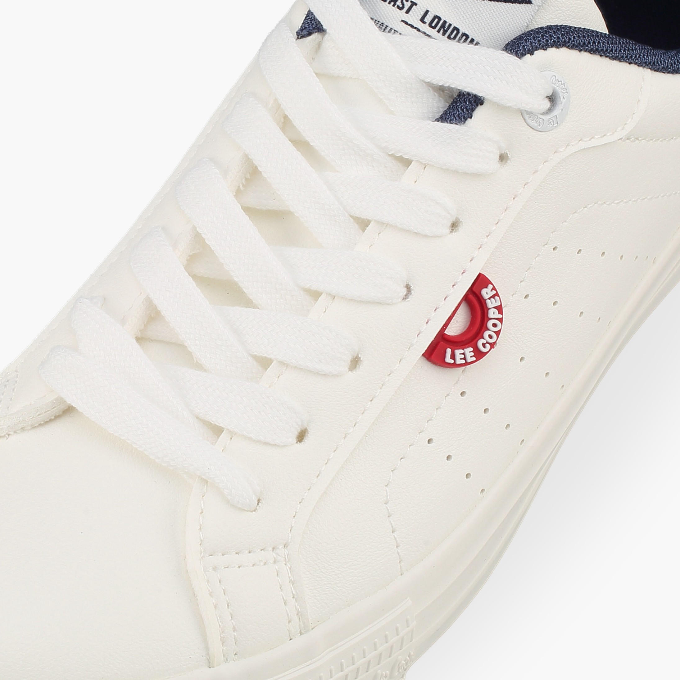 حذاء سنيكرز بطول الكاحل ورباط إغلاق للنساء من لي كوبر-women-shoes-sneakers-image-4