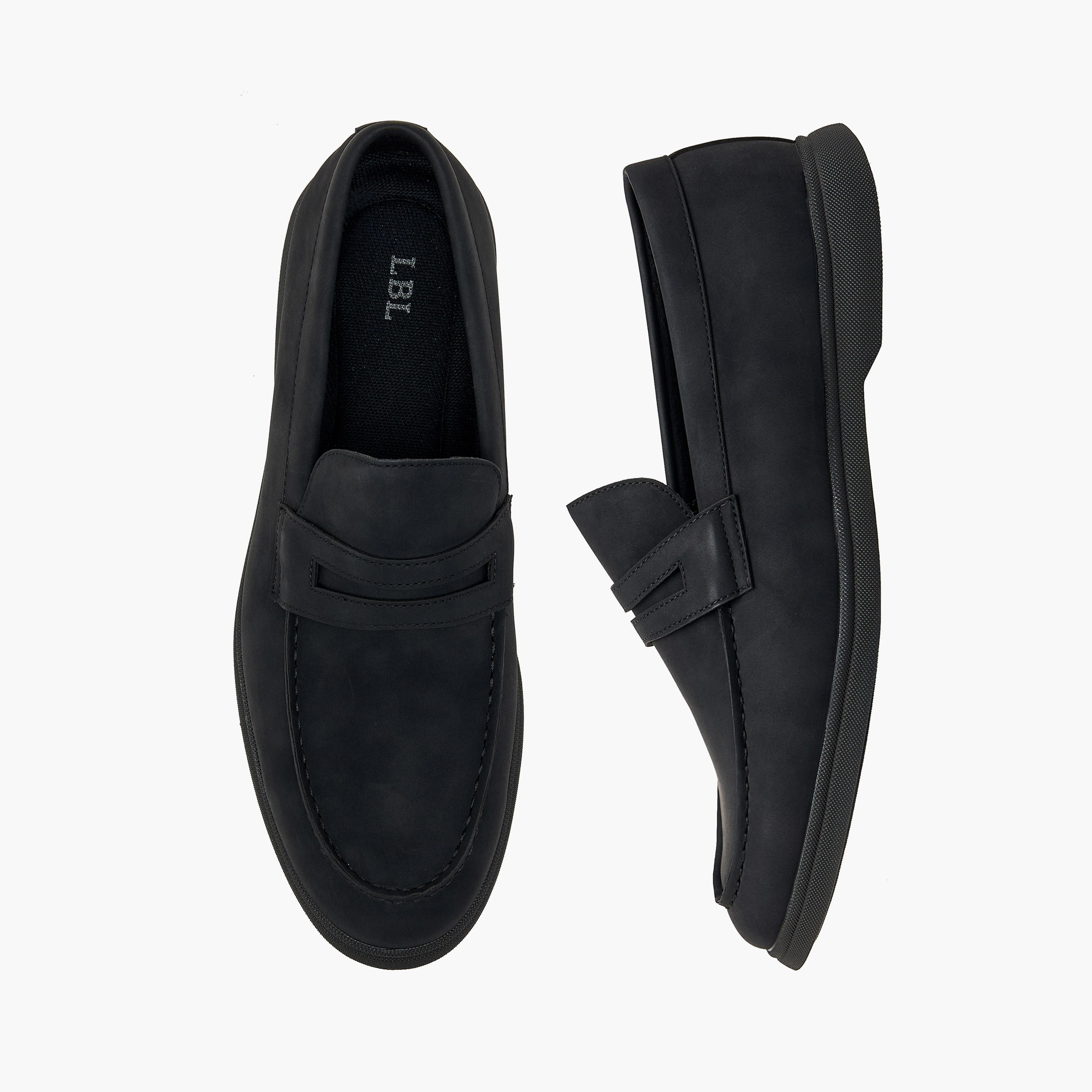 حذاء خفيف سهل الارتداء بتفاصيل مفرّغة من إل بي إل من شوإكسبريس-men-shoes-loafersandmoccasins-image-1