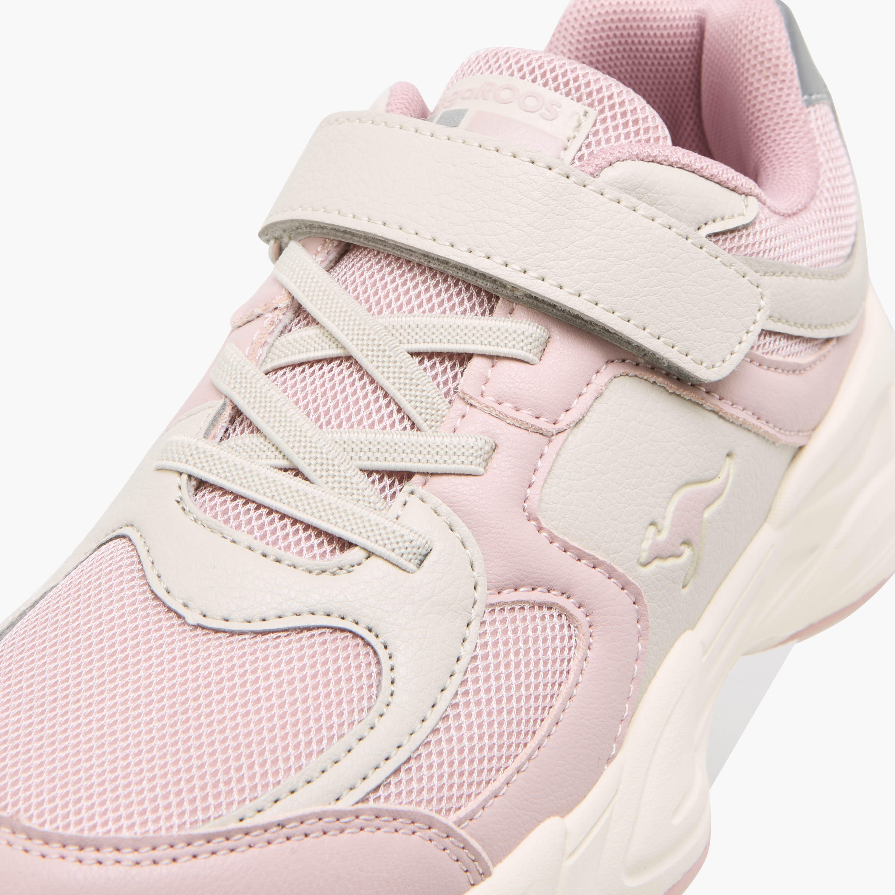 حذاء سنيكرز بشريط إغلاق لاصق للبنات من كانجاروز-girls-shoes-sneakers-image-4