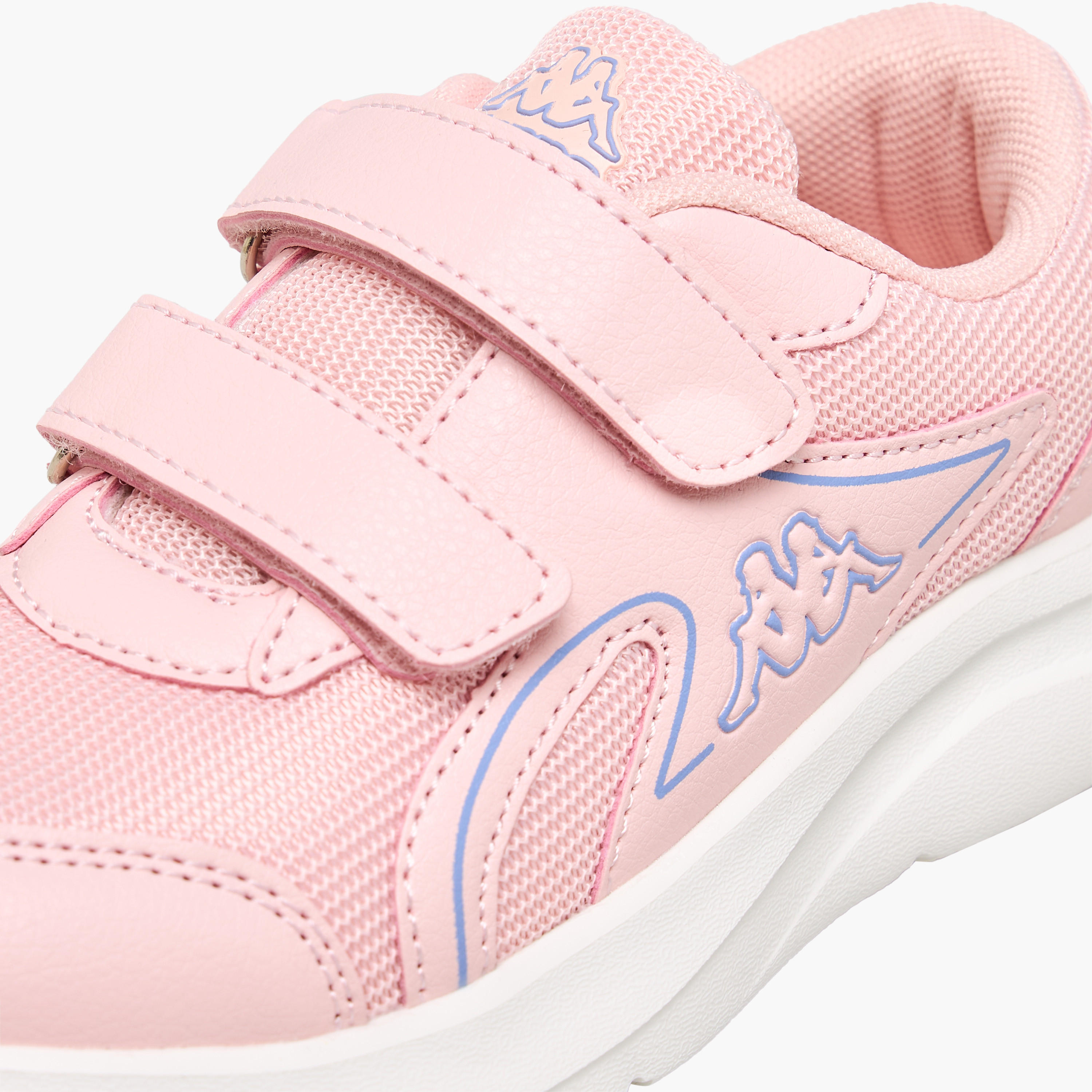 حذاء رياضي بشريط لاصق وطبعات شعار للبنات من كابا-girls-shoes-sneakers-image-4