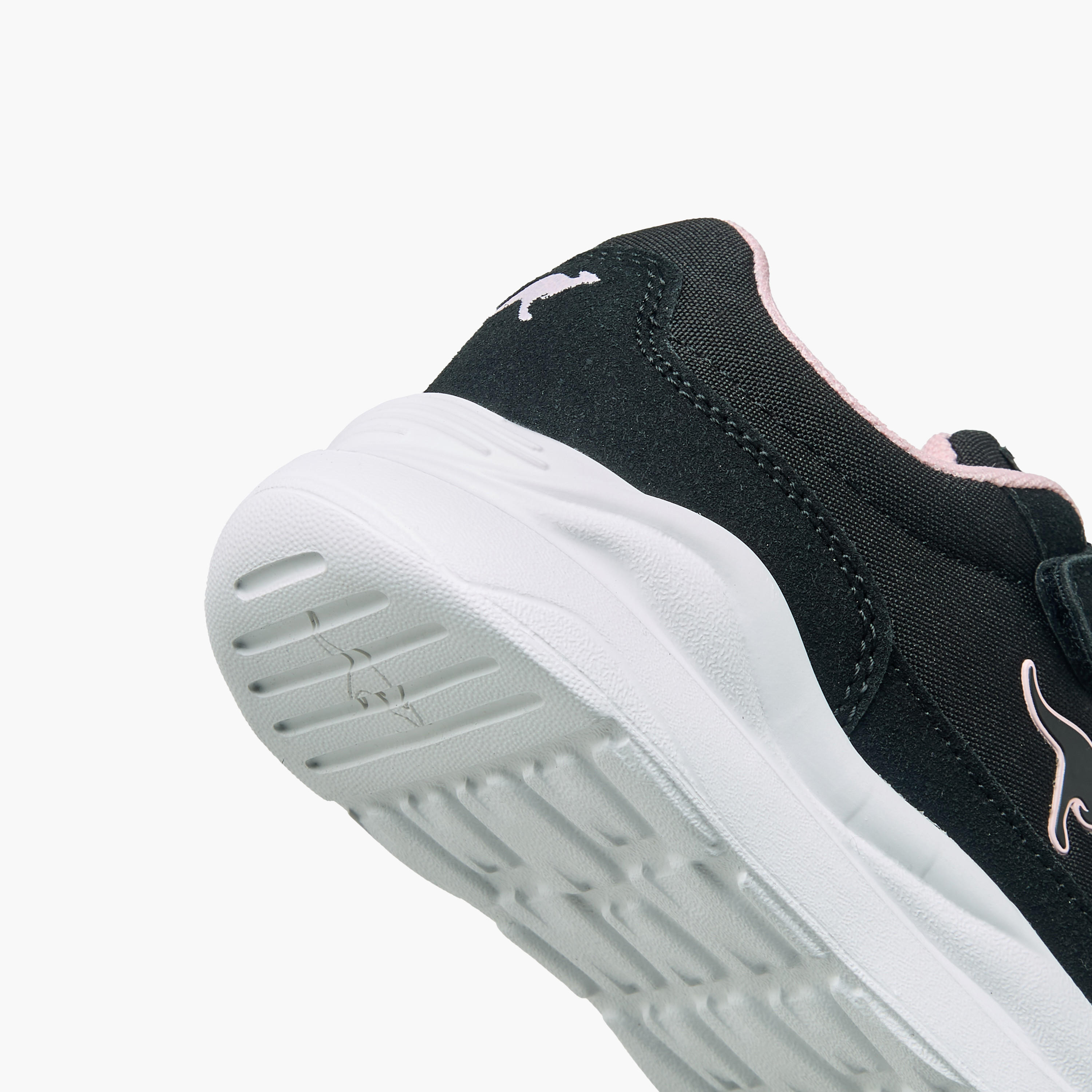 حذاء رياضي بشريط إغلاق لاصق للبنات من كانجاروز-girls-shoes-sports-image-5