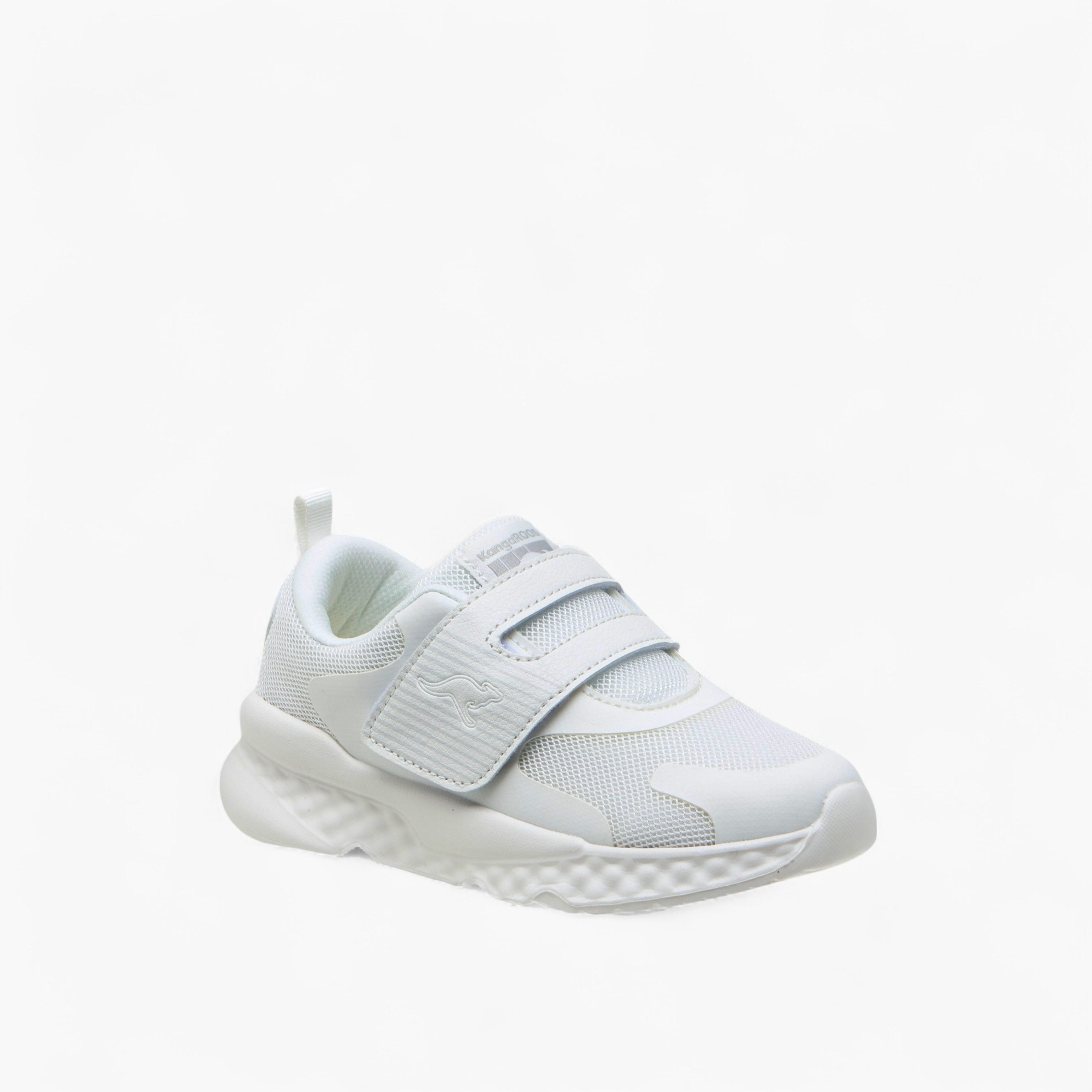 حذاء مدرسة بنعل مبطّن وشريط إغلاق للأطفال من كانجاروز-boys-shoes-schoolshoes-image-2