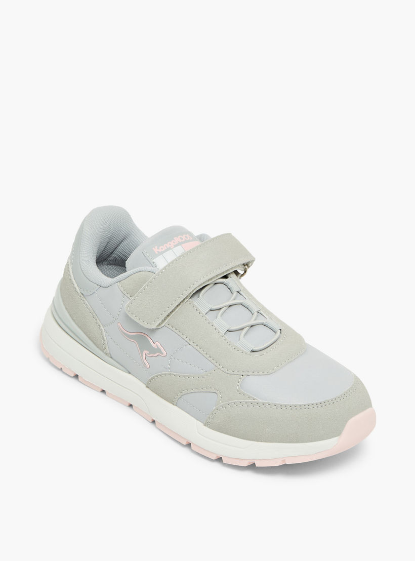 حذاء رياضي مخطط بشريط إغلاق لاصق للبنات من كانغاروز-girls-shoes-sneakers-image-2